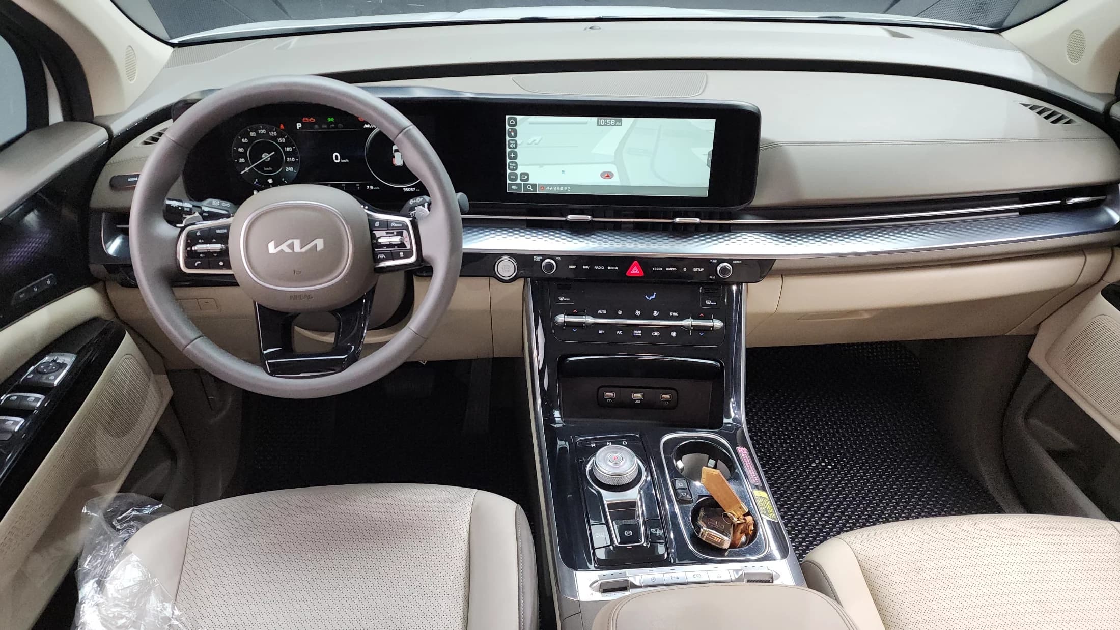 Kia Carnival 7-Seater Hi-Limousine Signature, 2021 г. 35174 км. — фото 7