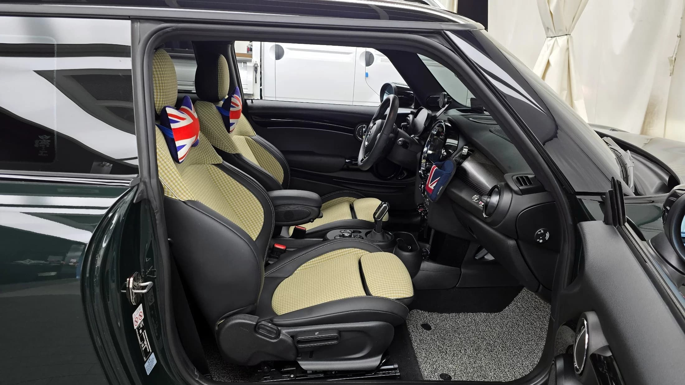 MINI Cooper 3Door Resolute Edition 3rd Gen, 2022 г. 38001 км. — фото 11