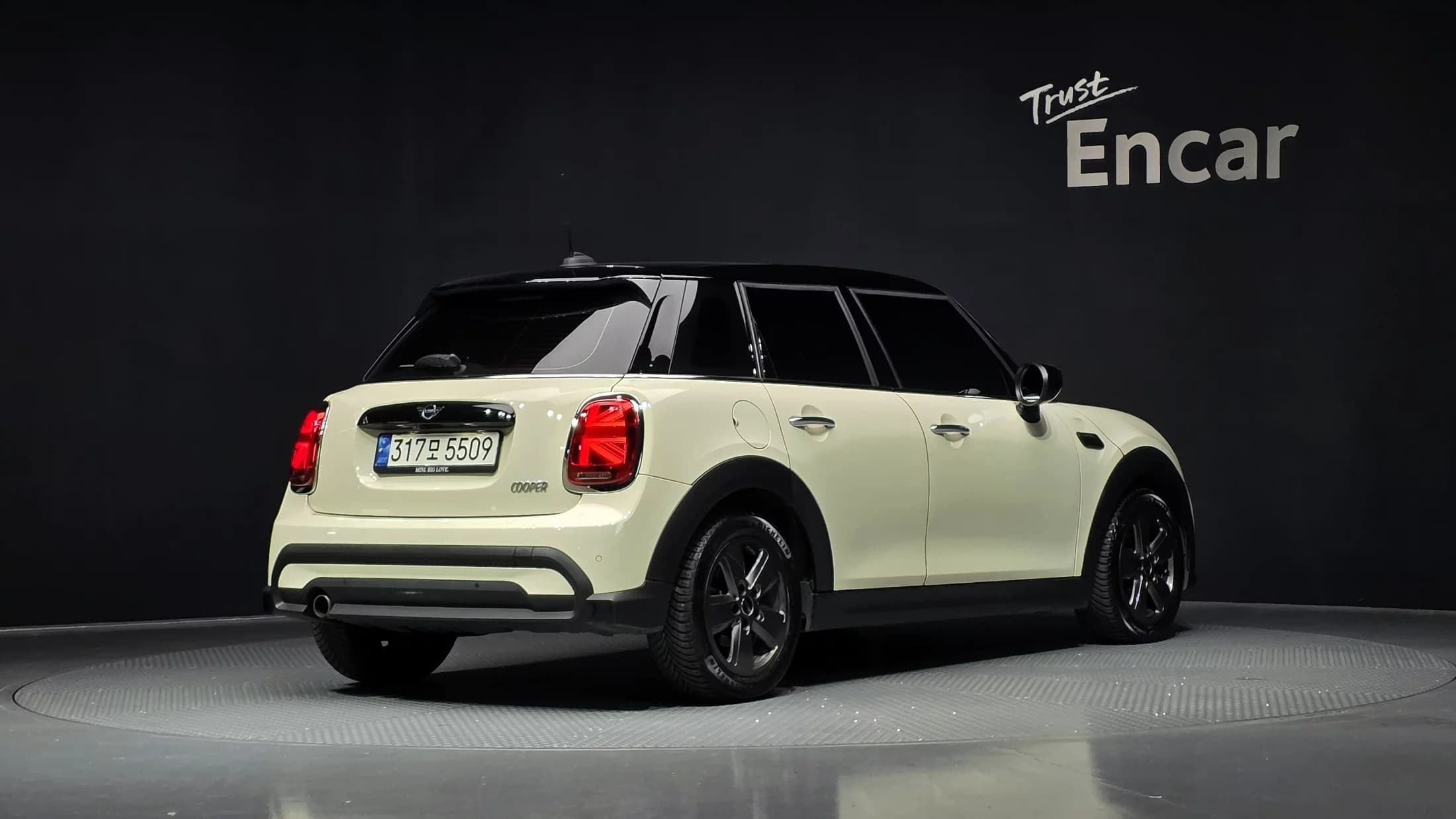 MINI Cooper 5Door Classic Third Generation, 2022 г. 29388 км. — фото 2