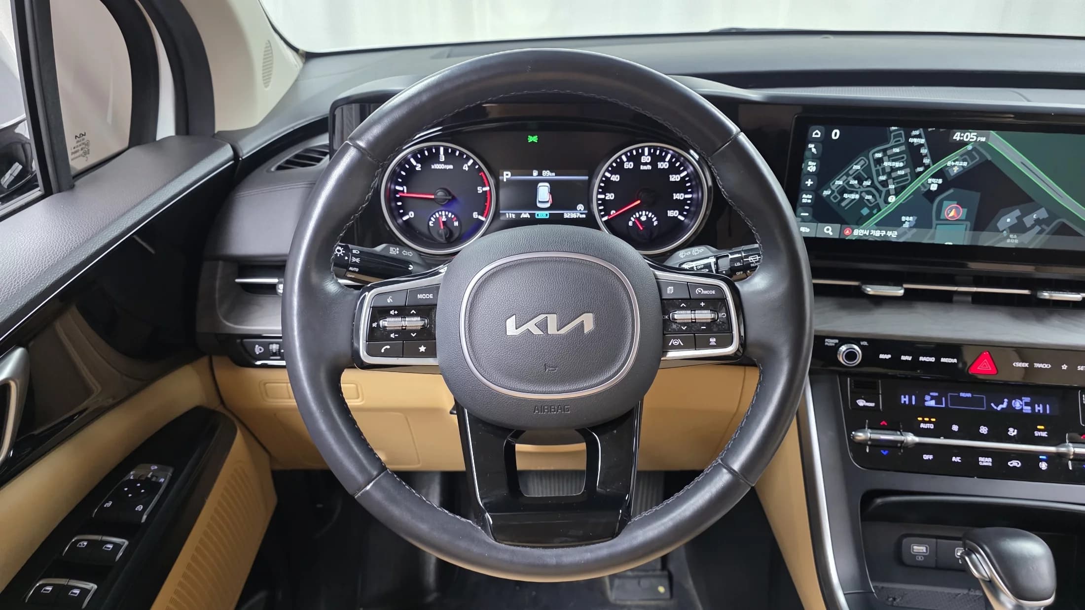 Kia Carnival 11-Seater Prestige, 2023 г. 32485 км. — фото 13