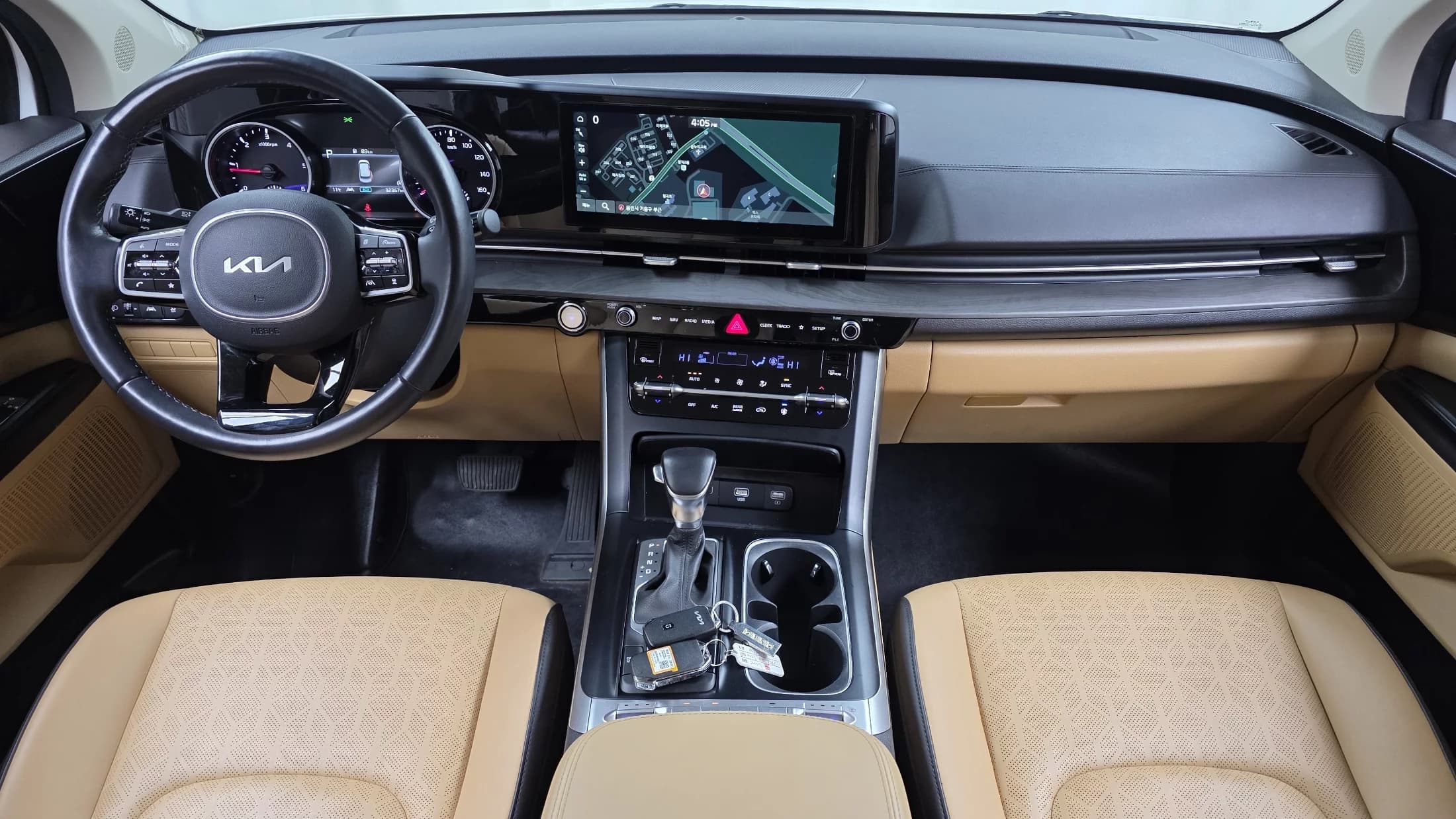 Kia Carnival 11-Seater Prestige, 2023 г. 32485 км. — фото 7