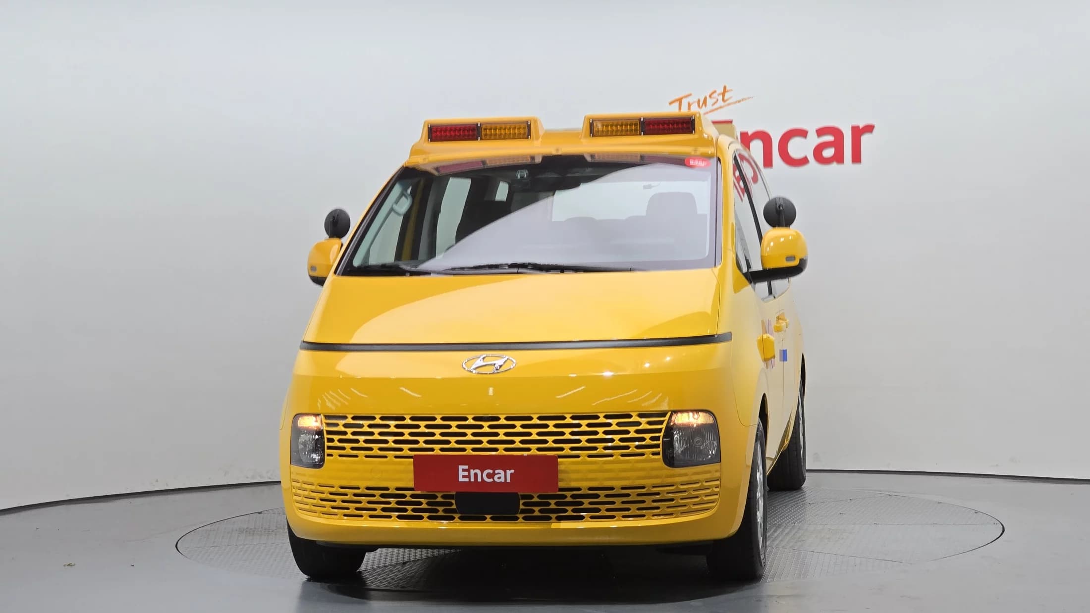 Hyundai Staria L3.5 어린이보호차 11-Seater, 2023 г. 10114 км. — фото 3