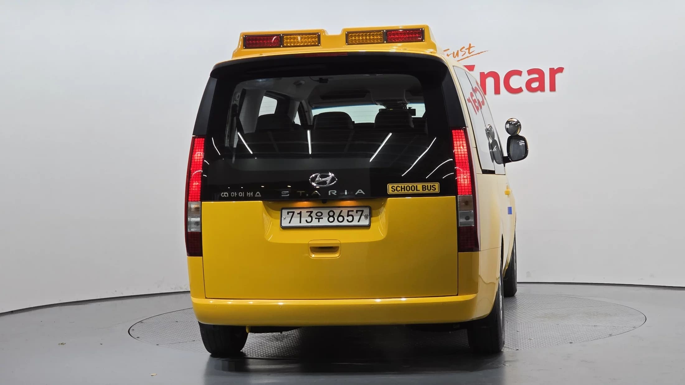 Hyundai Staria L3.5 어린이보호차 11-Seater, 2023 г. 10114 км. — фото 4