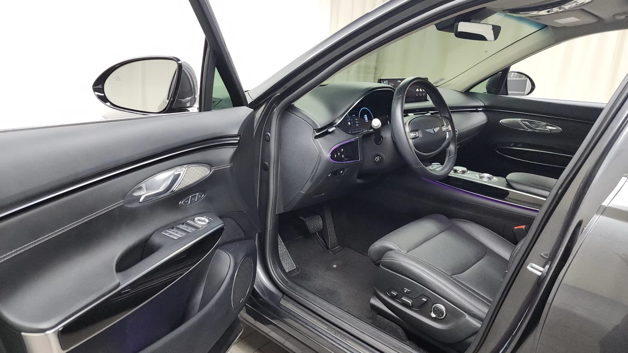Genesis GV70 2.5T Gasoline AWD, 2022 г. 32579 км. — фото 10