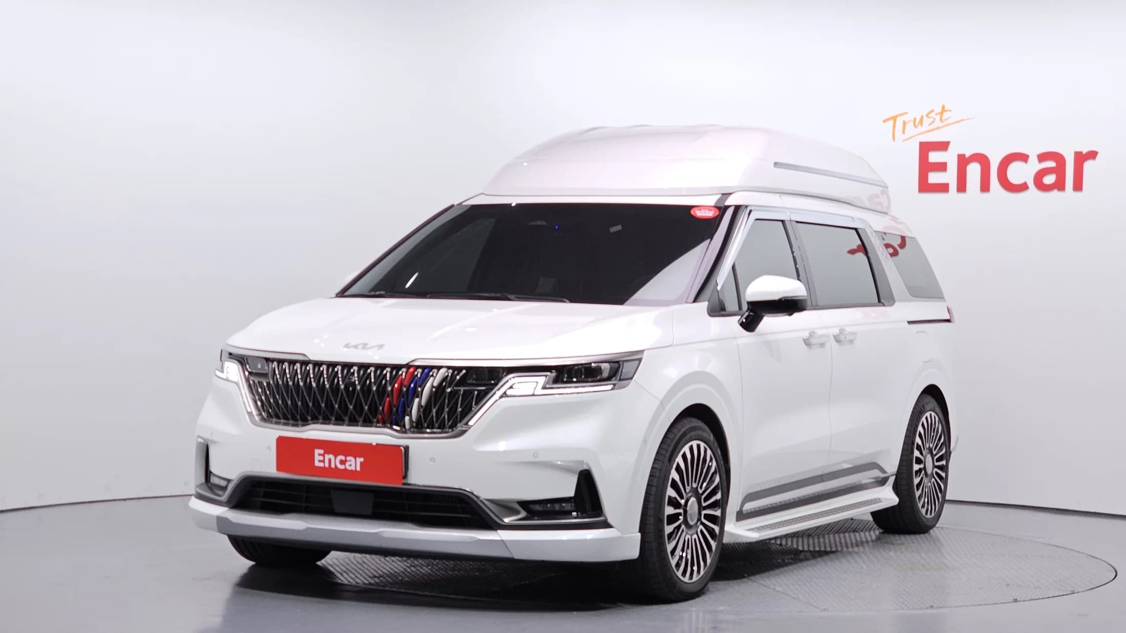 Kia Carnival 9-Seater Hi-Limousine Signature, 2023 г. 18553 км.