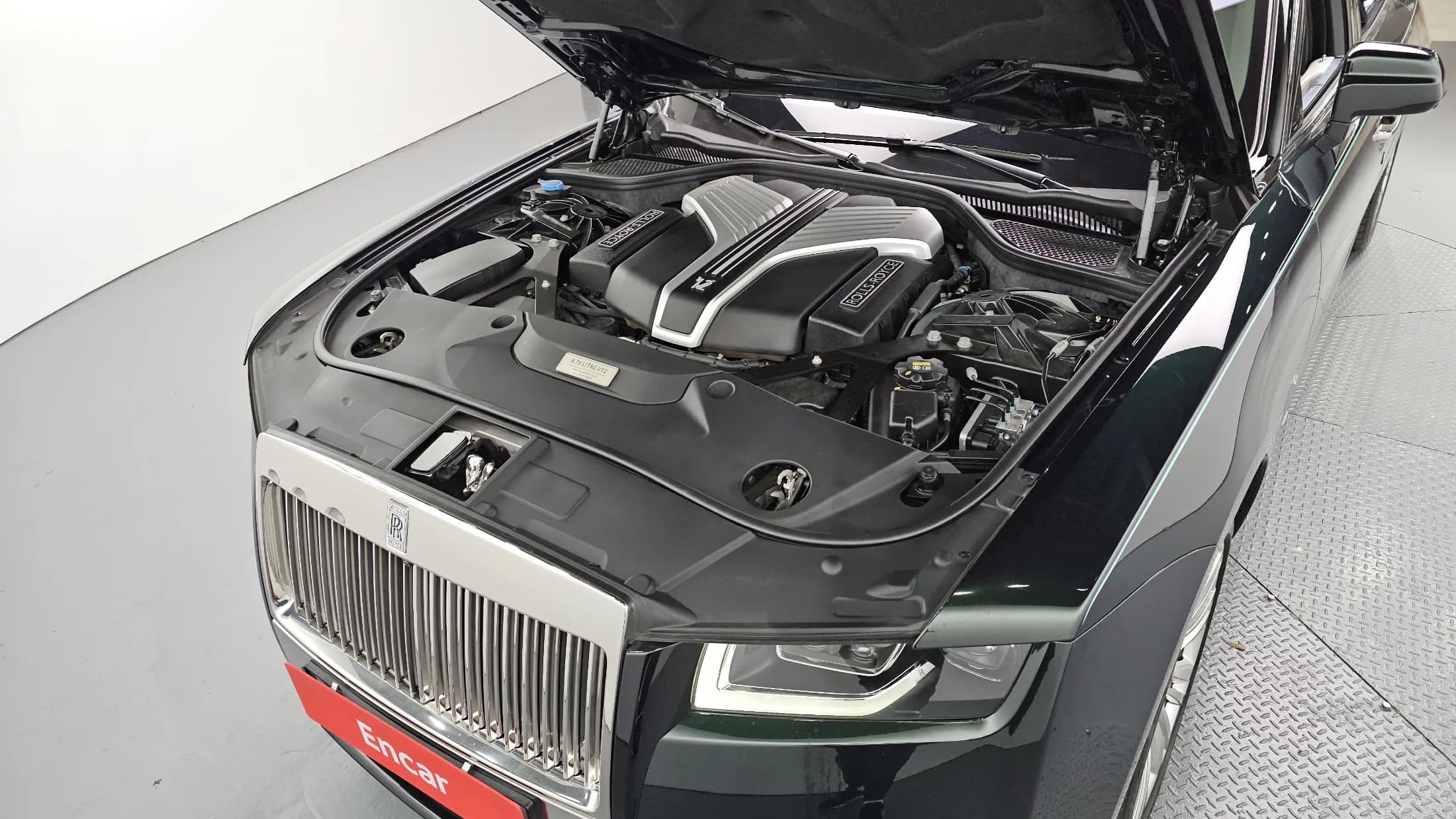 Rolls-Royce GHOST 6.7 EWB V12, 2021 г. 51705 км. — фото 6
