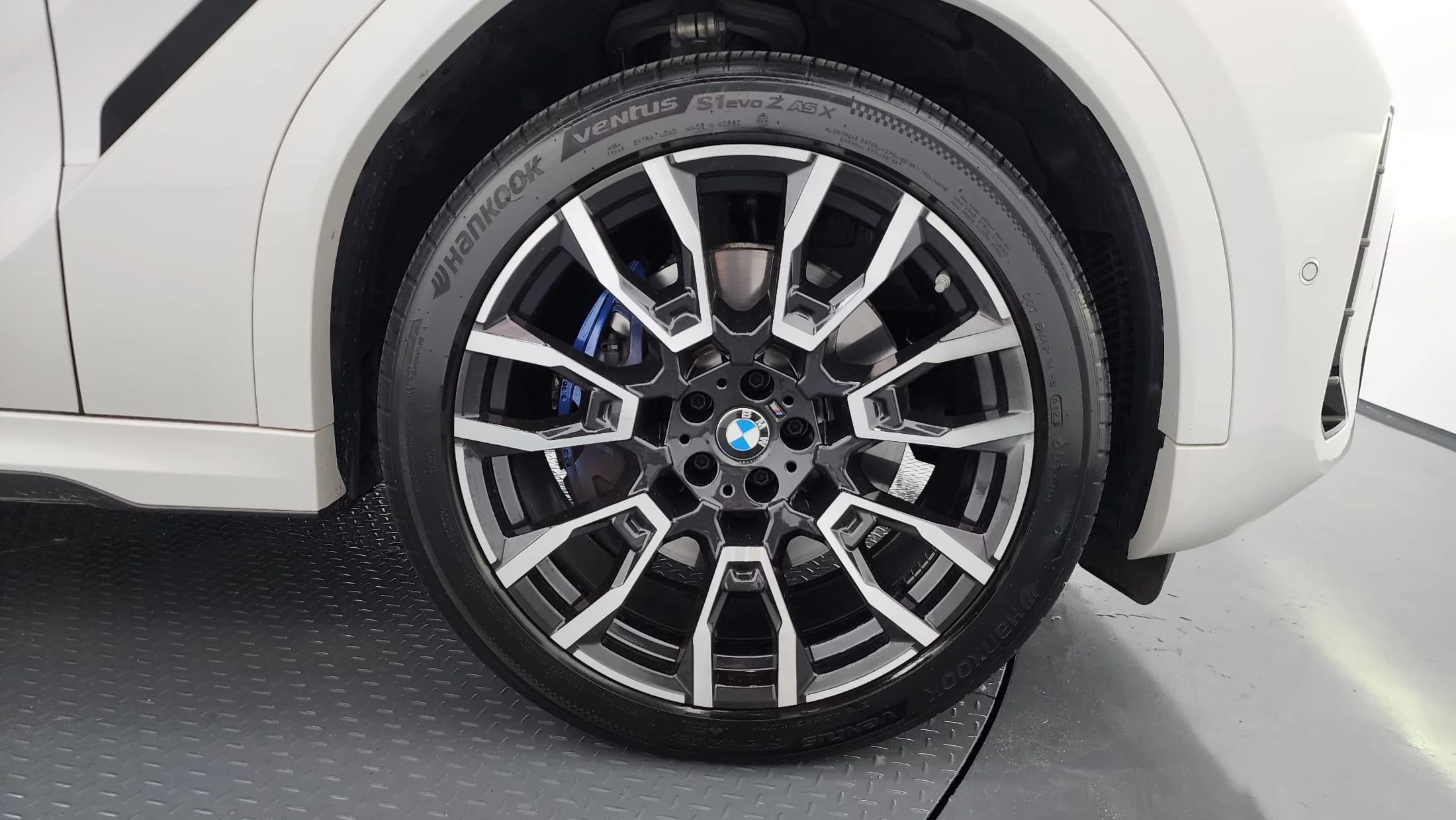 BMW X6 xDrive40i M Sport, 2023 г. 26419 км. — фото 5