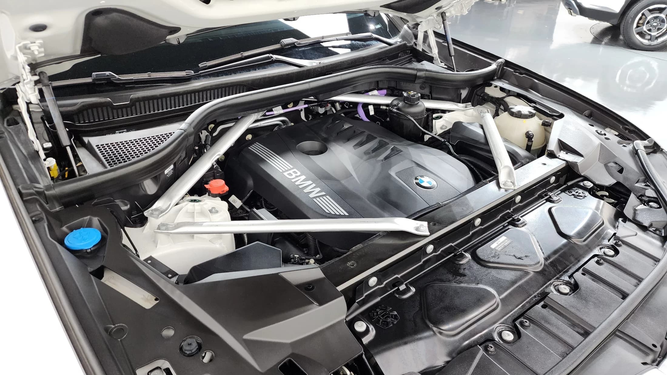 BMW X6 xDrive40i M Sport, 2023 г. 26419 км. — фото 6