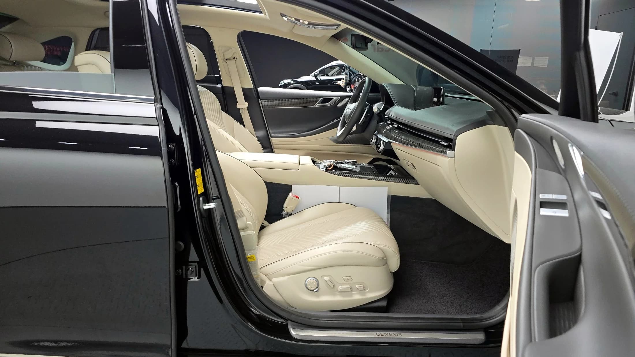 Genesis G80 Gasoline 2.5 Turbo AWD, 2023 г. 23904 км. — фото 11