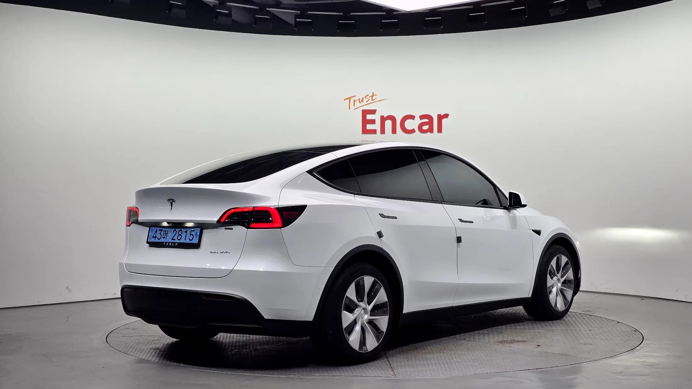 Tesla Model Y Long Range, электромобиль, 2022 г. 123128 км. — фото 2