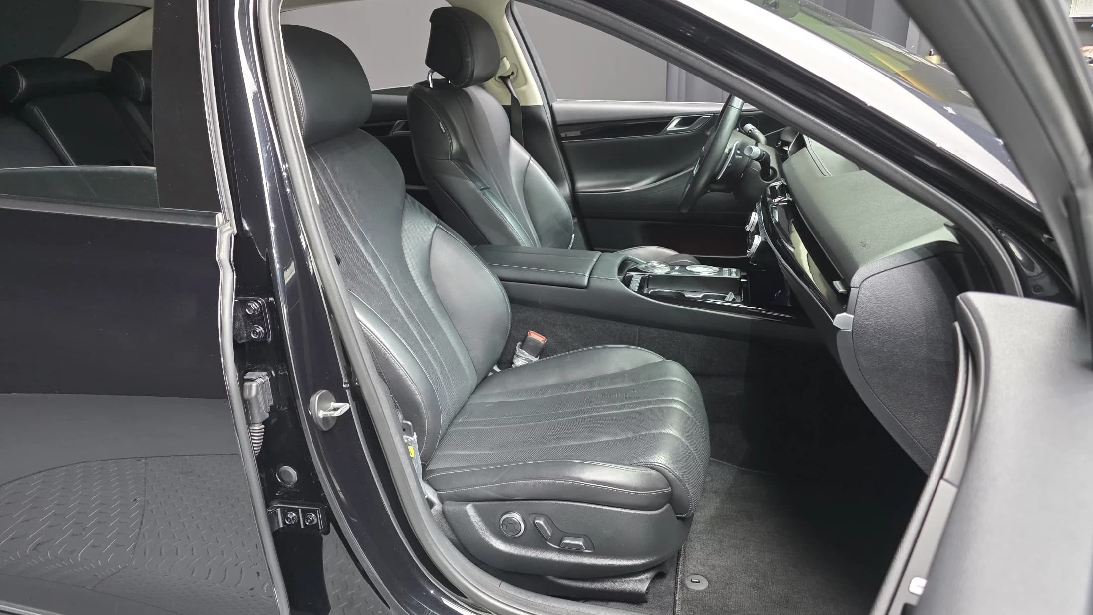 Genesis G80 Gasoline 2.5 Turbo AWD, 2021 г. 185494 км. — фото 12