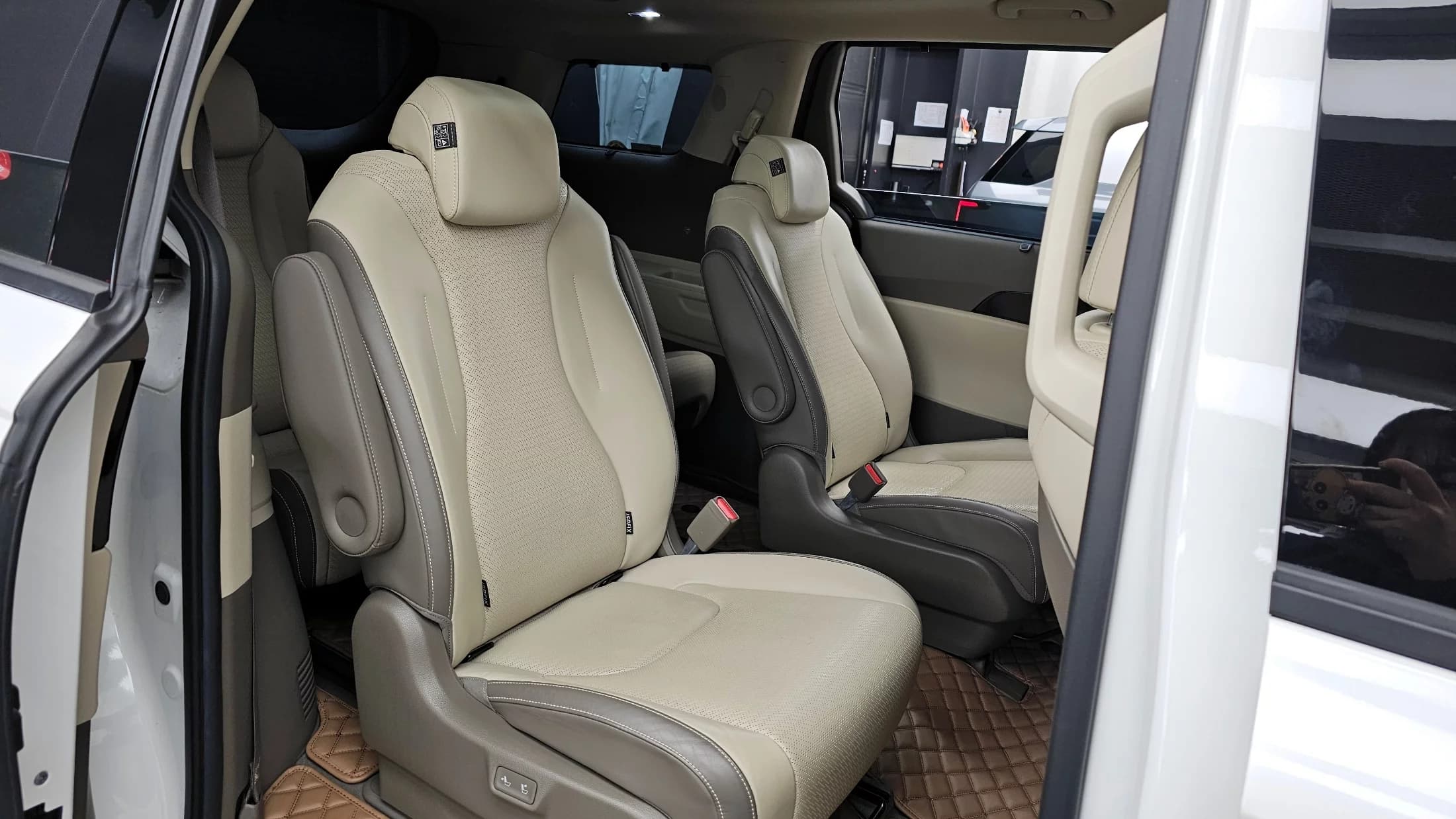 Kia Carnival 9-Seater Signature, 2021 г. 123733 км. — фото 12