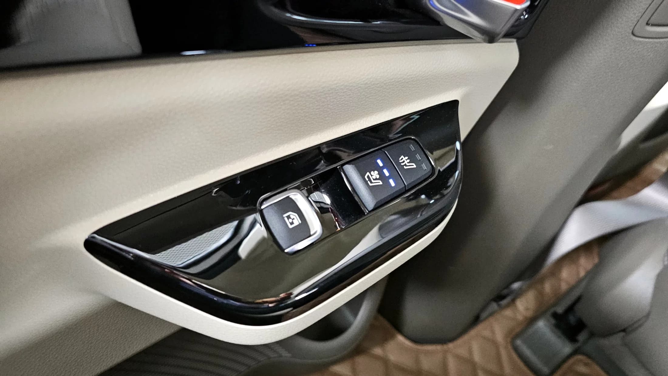 Kia Carnival 9-Seater Signature, 2021 г. 123733 км. — фото 18