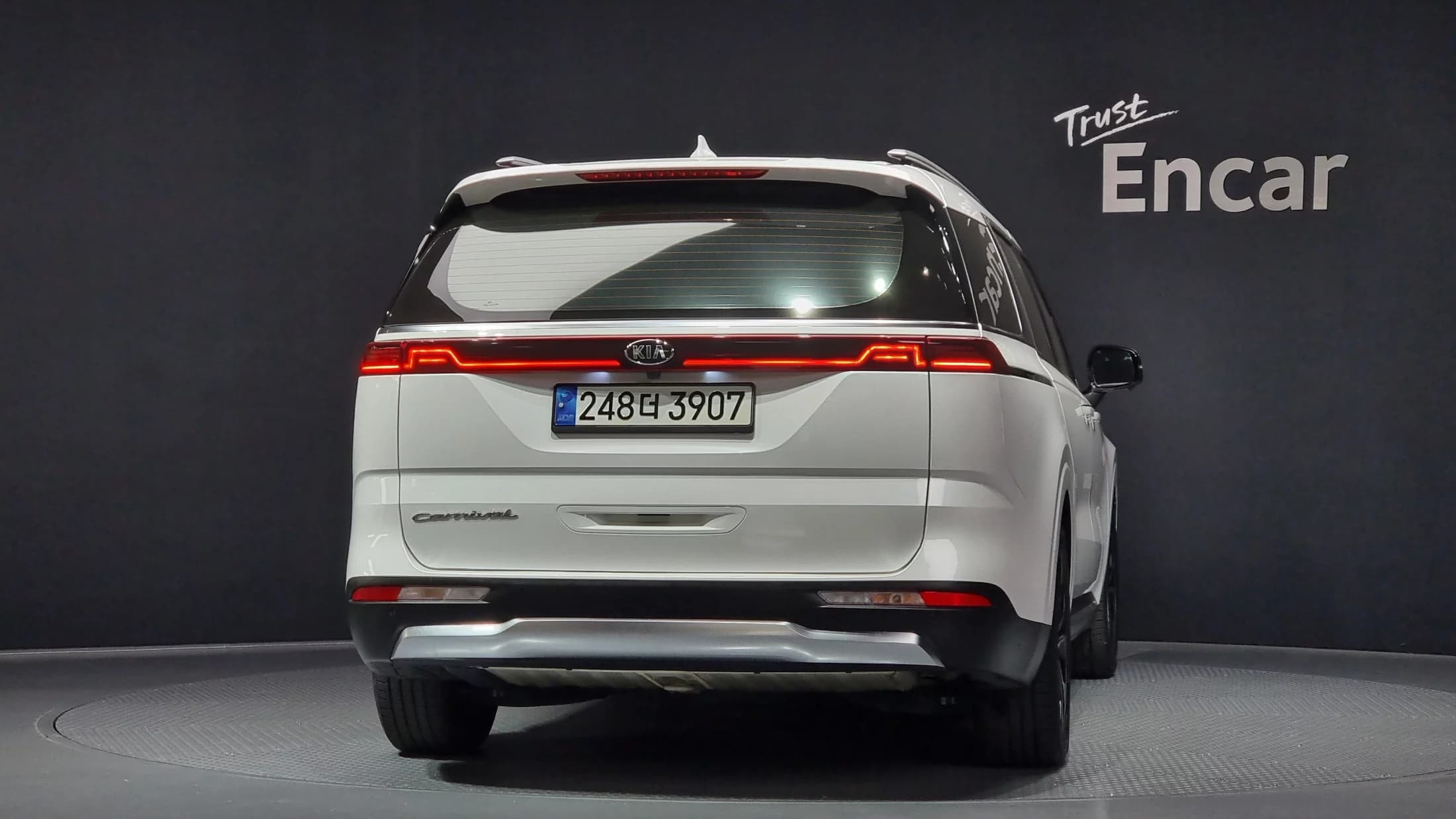 Kia Carnival 9-Seater Signature, 2021 г. 123733 км. — фото 4
