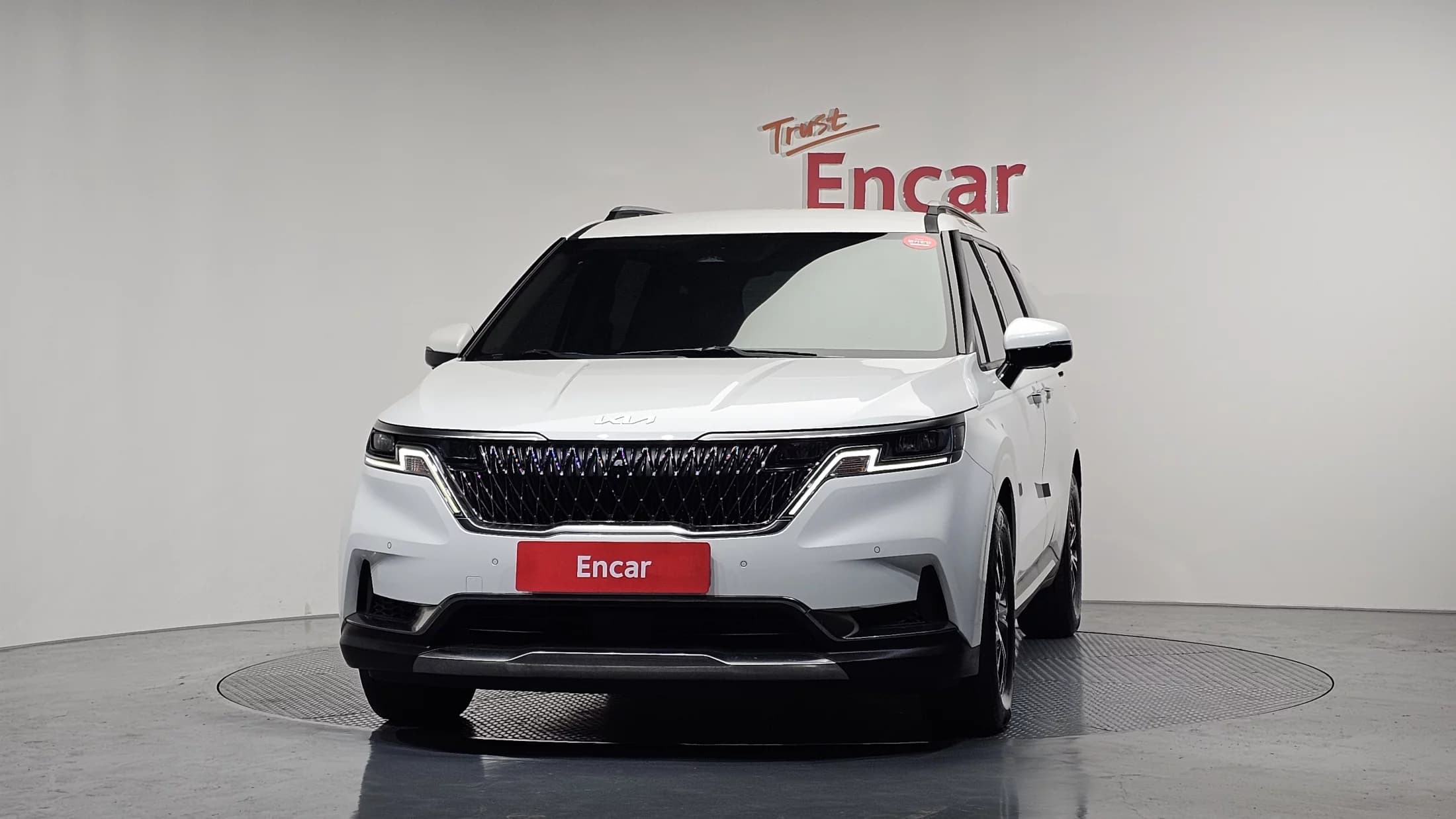 Kia Carnival 9-Seater Signature, 2023 г. 55171 км. — фото 3