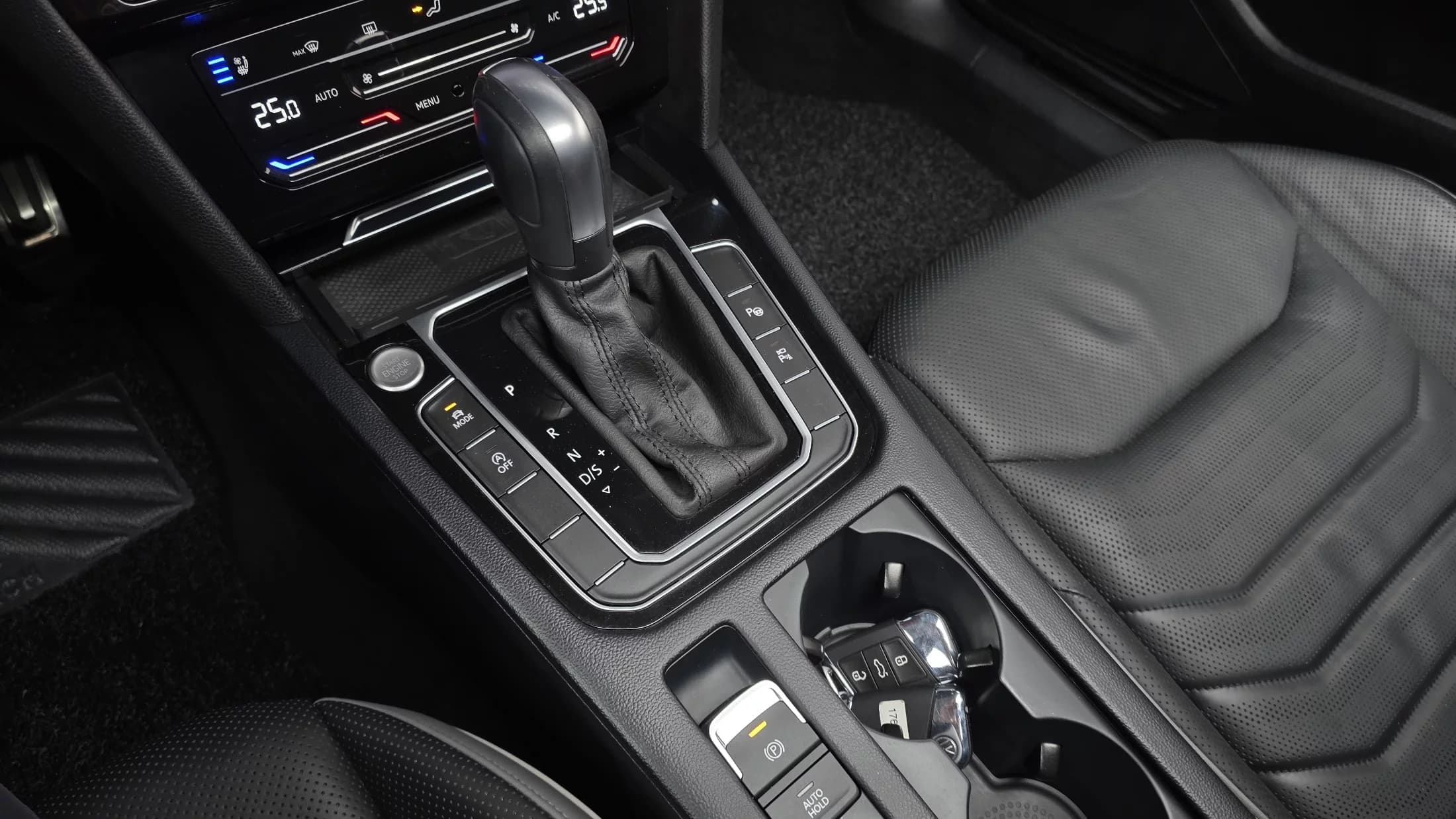Volkswagen ARTEON 2.0 TDI Prestige, 2022 г. 54856 км. — фото 9