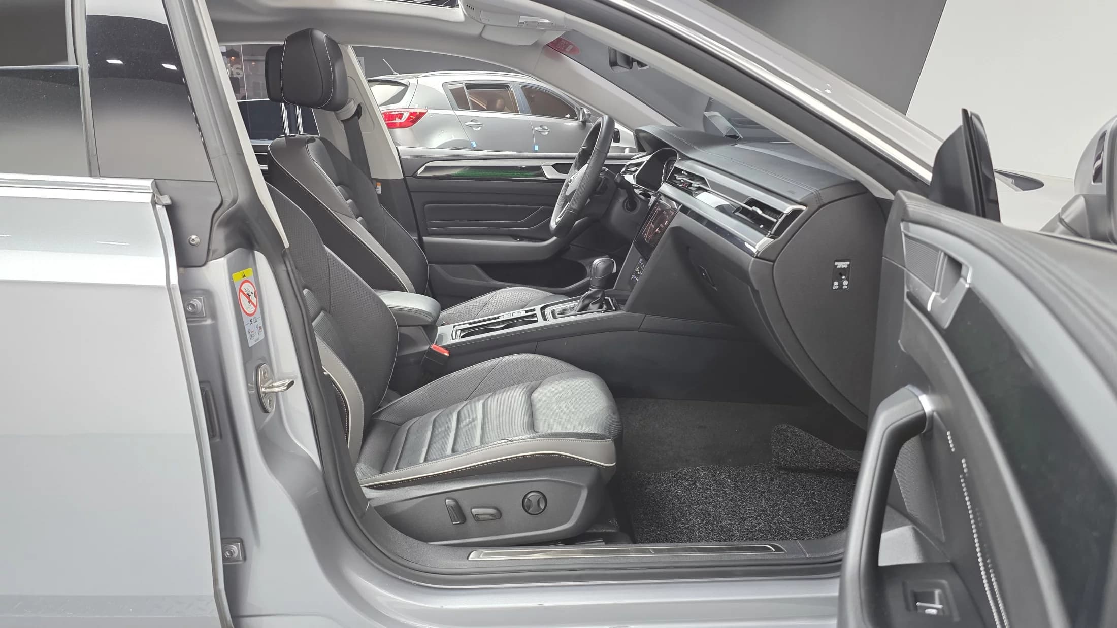 Volkswagen ARTEON 2.0 TDI Prestige, 2022 г. 54856 км. — фото 10