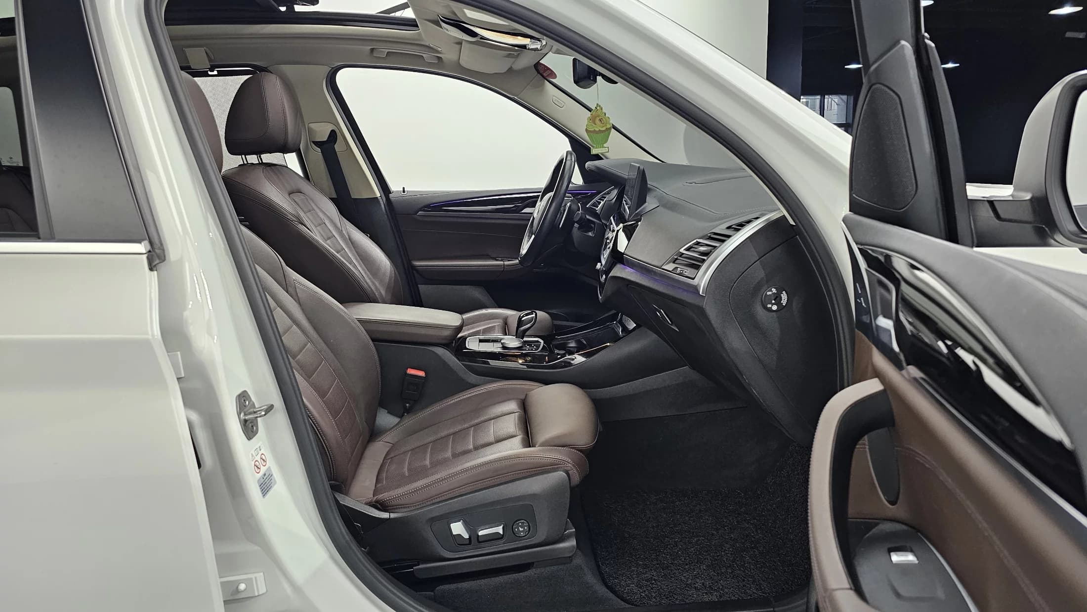 BMW X3 xDrive 20i, 2022 г. 42441 км. — фото 10
