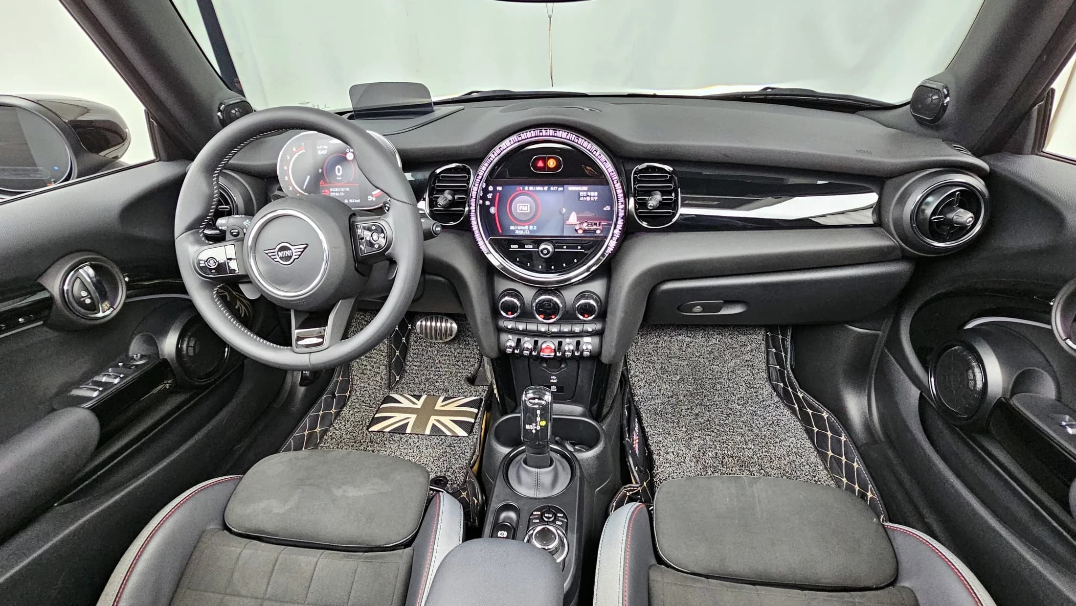 MINI Cooper Convertible JCW 3rd, 2023 г. 23007 км. — фото 7