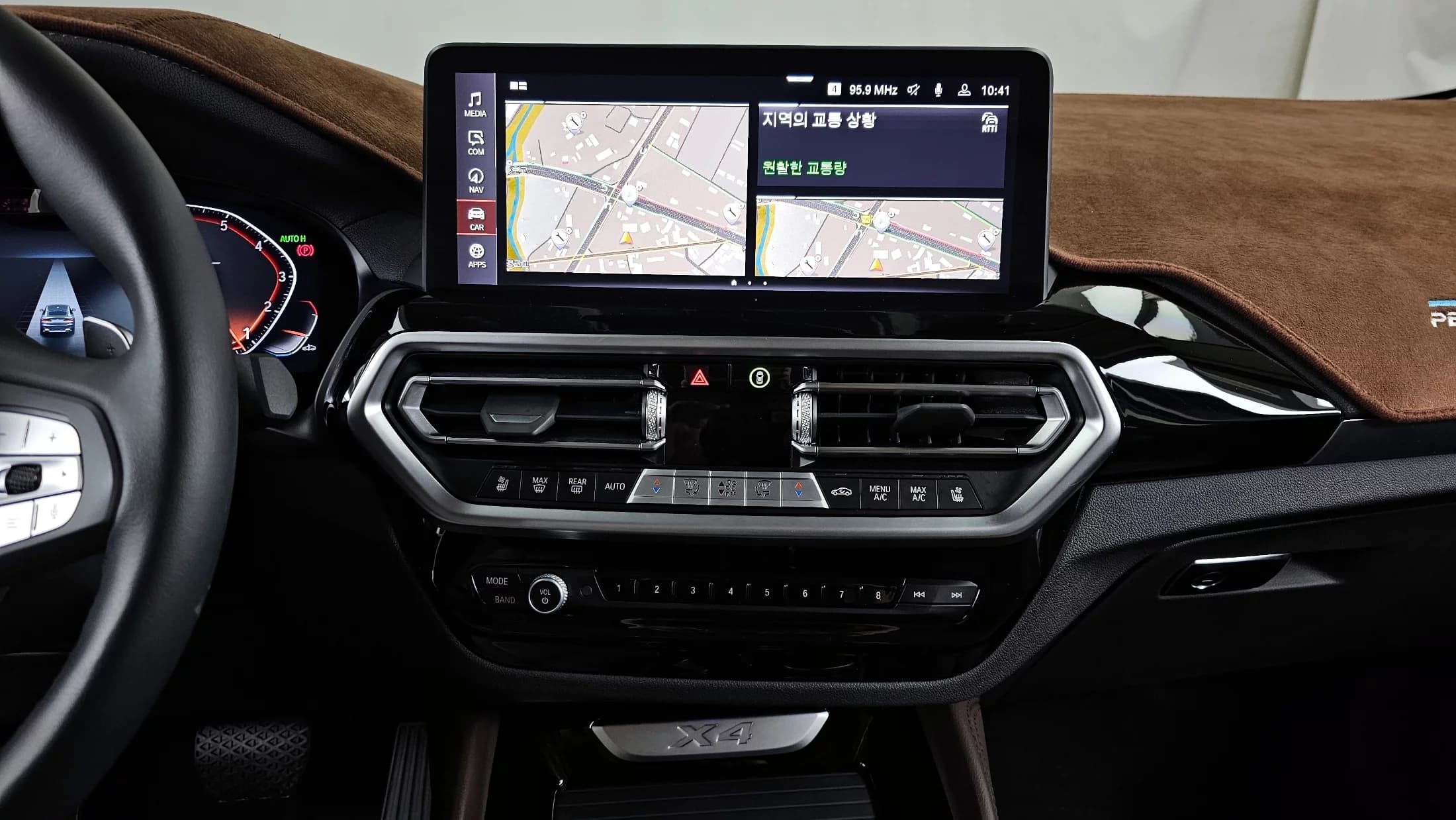 BMW X4 xDrive20i xLine, 2023 г. 31789 км. — фото 14