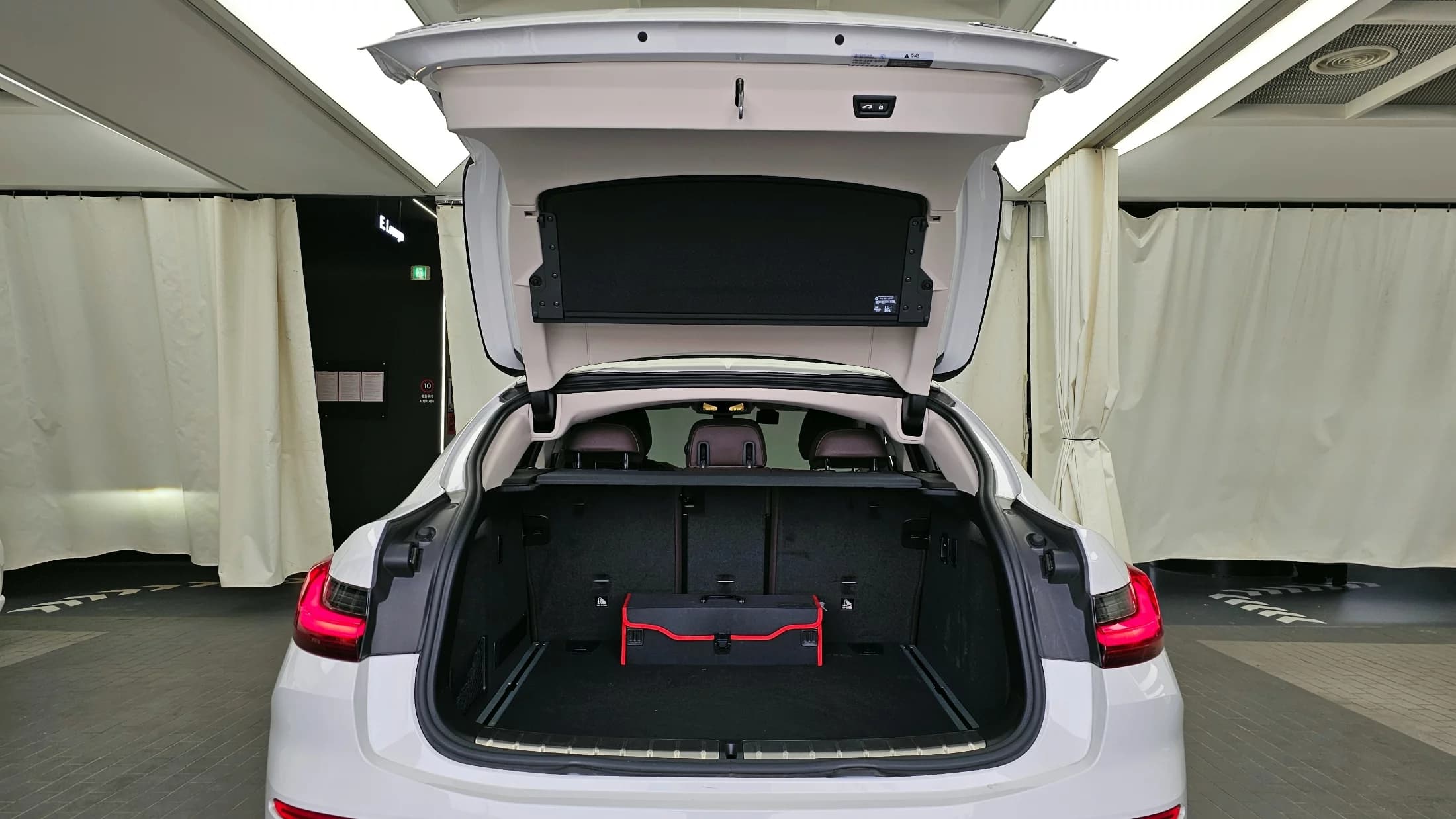 BMW X4 xDrive20i xLine, 2023 г. 31789 км. — фото 20