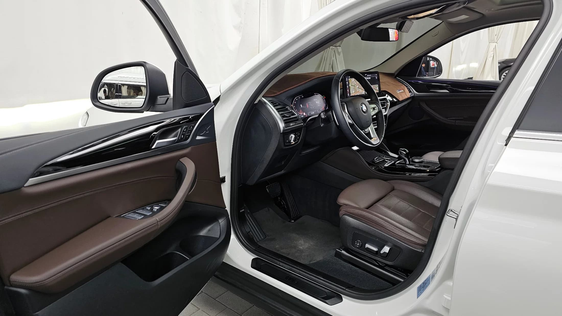 BMW X4 xDrive20i xLine, 2023 г. 31789 км. — фото 10