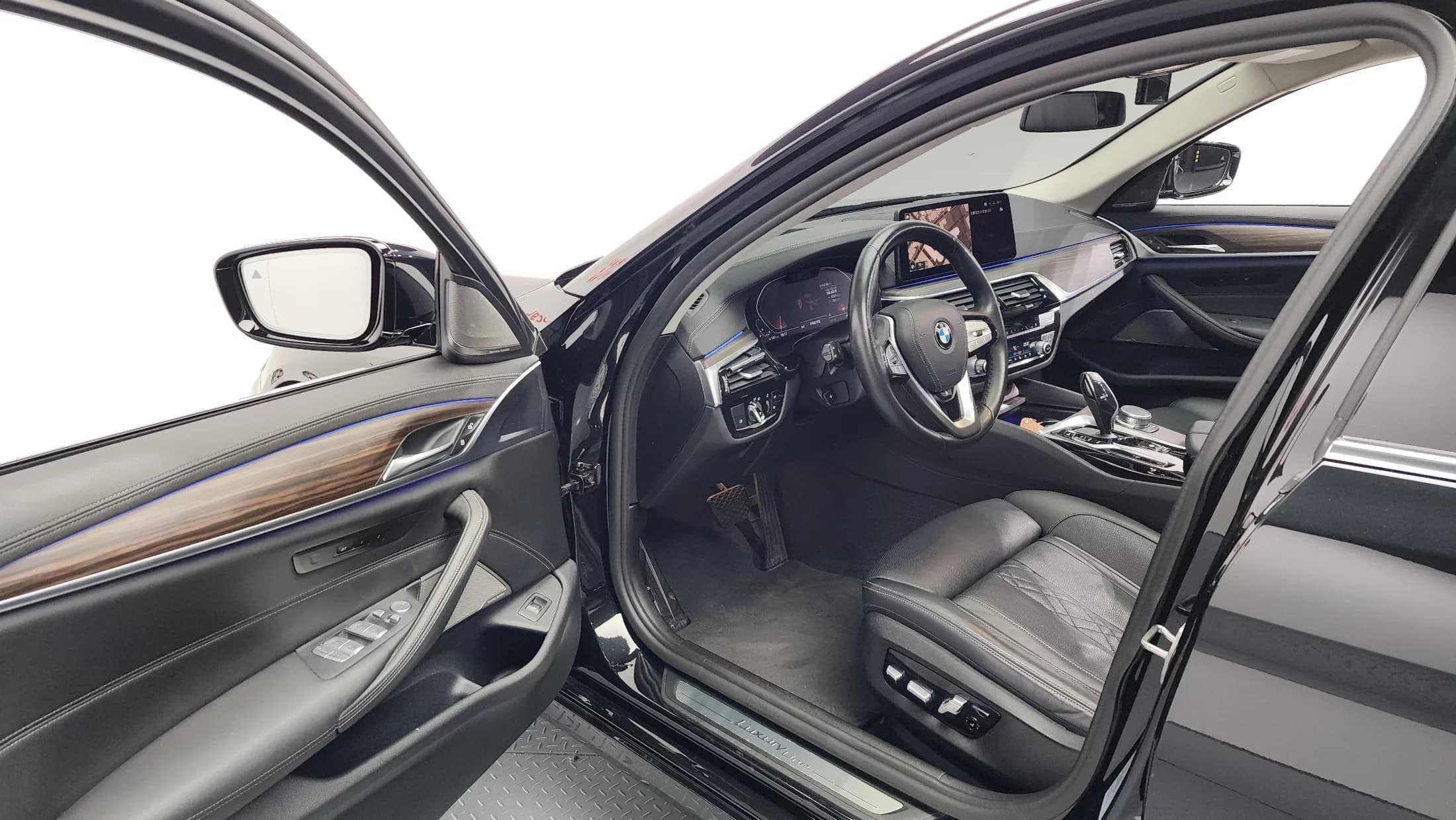 BMW 5-Series 530i Luxury, 2021 г. 87324 км. — фото 10