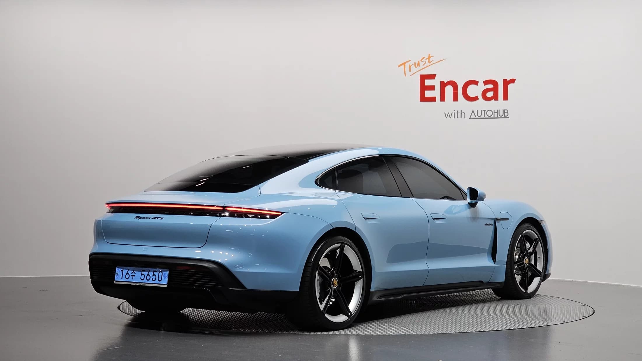Porsche TAYCAN GTS, электромобиль, 2023 г. 39511 км. — фото 2