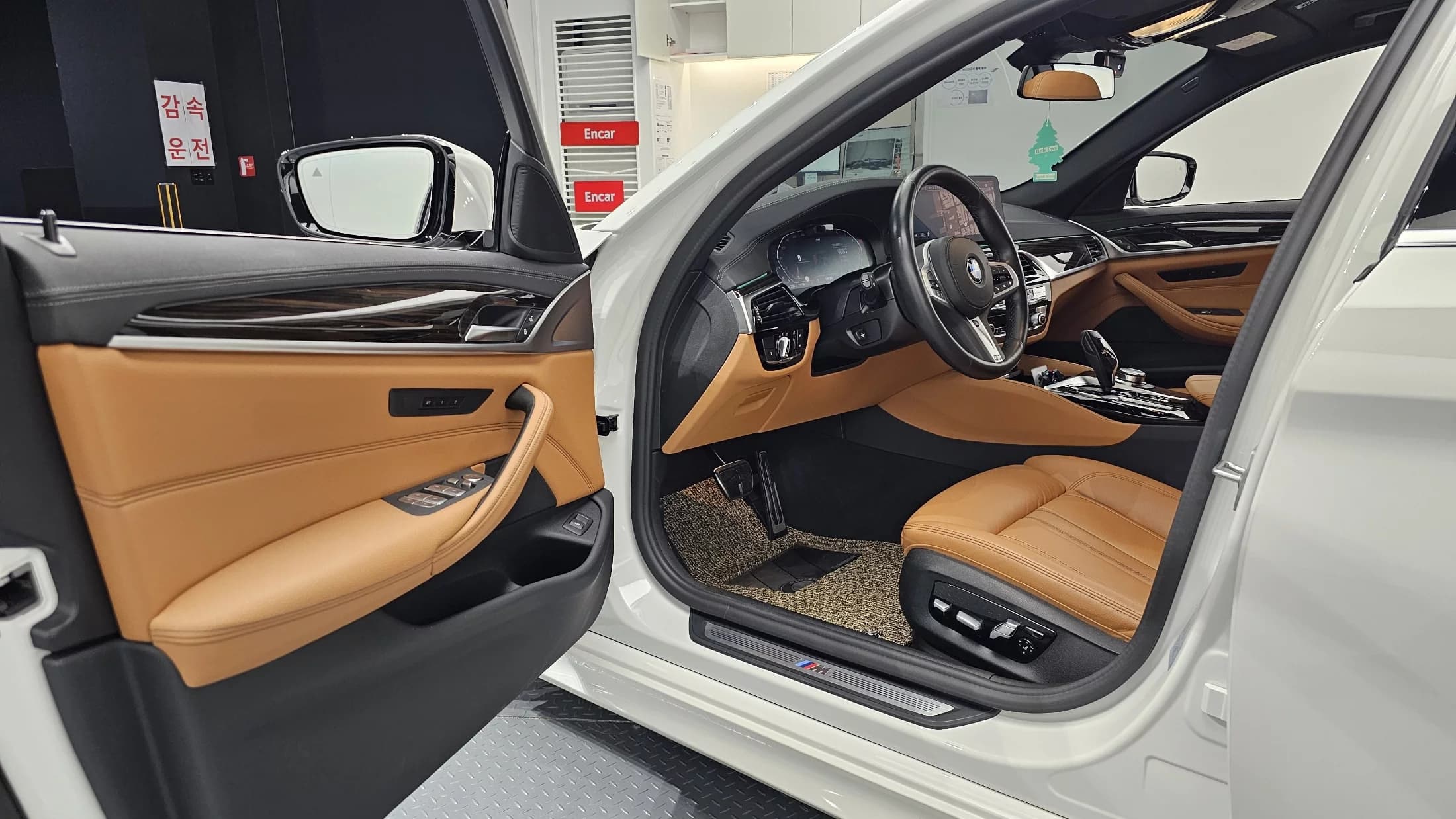 BMW 5-Series 520i M Sport, 2022 г. 48017 км. — фото 11