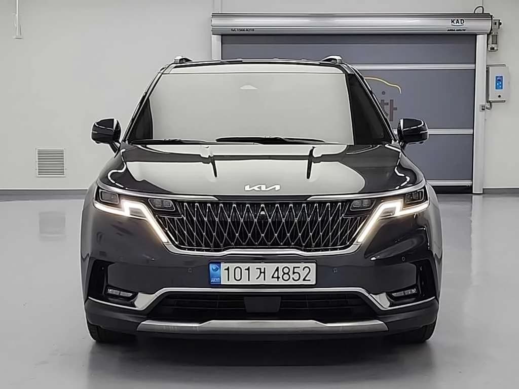 Kia Carnival Gasoline 9-Seater Signature, 2023 г. 140637 км. — фото 2