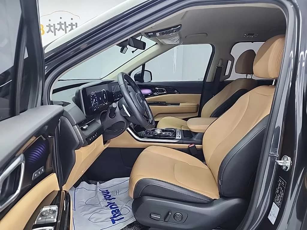 Kia Carnival Gasoline 9-Seater Signature, 2023 г. 140637 км. — фото 11