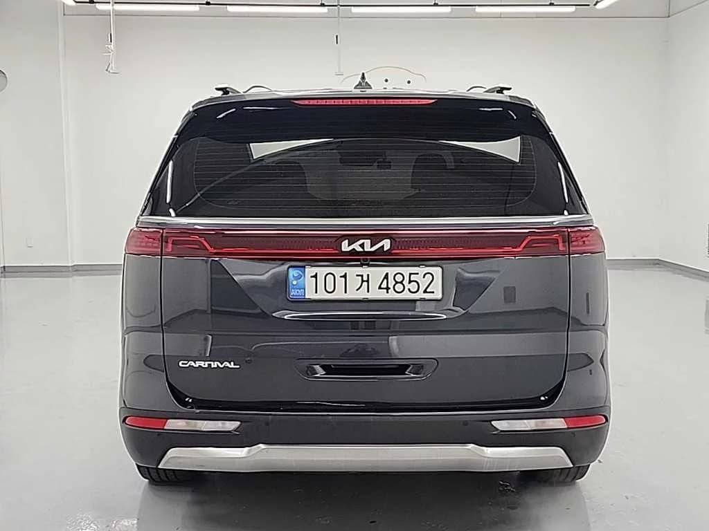 Kia Carnival Gasoline 9-Seater Signature, 2023 г. 140637 км. — фото 3