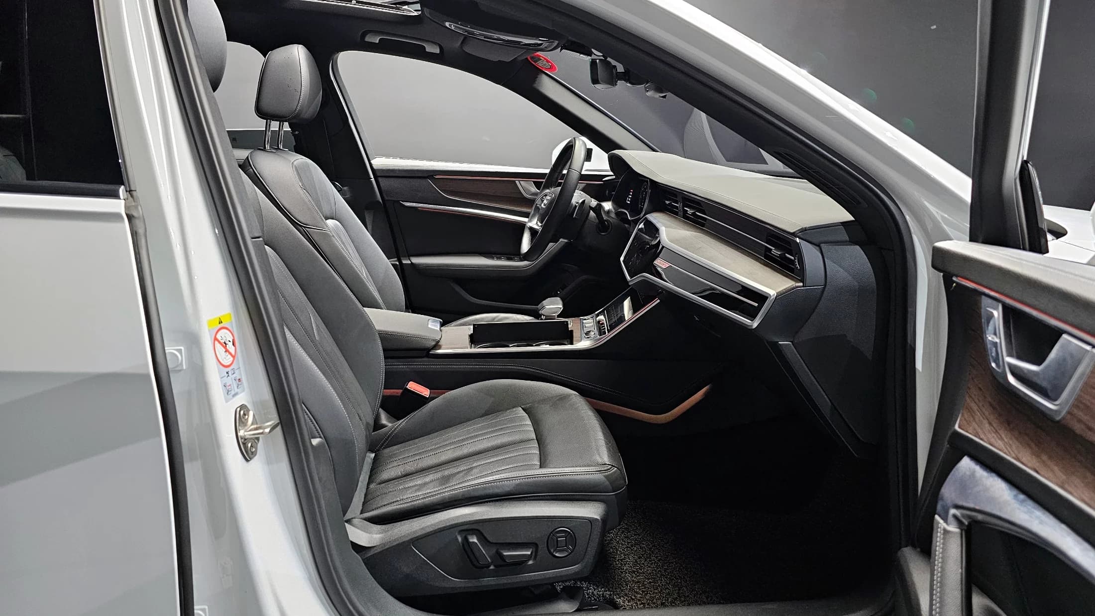 Audi A6 45 TDI Quattro Premium, 2022 г. 44446 км. — фото 10
