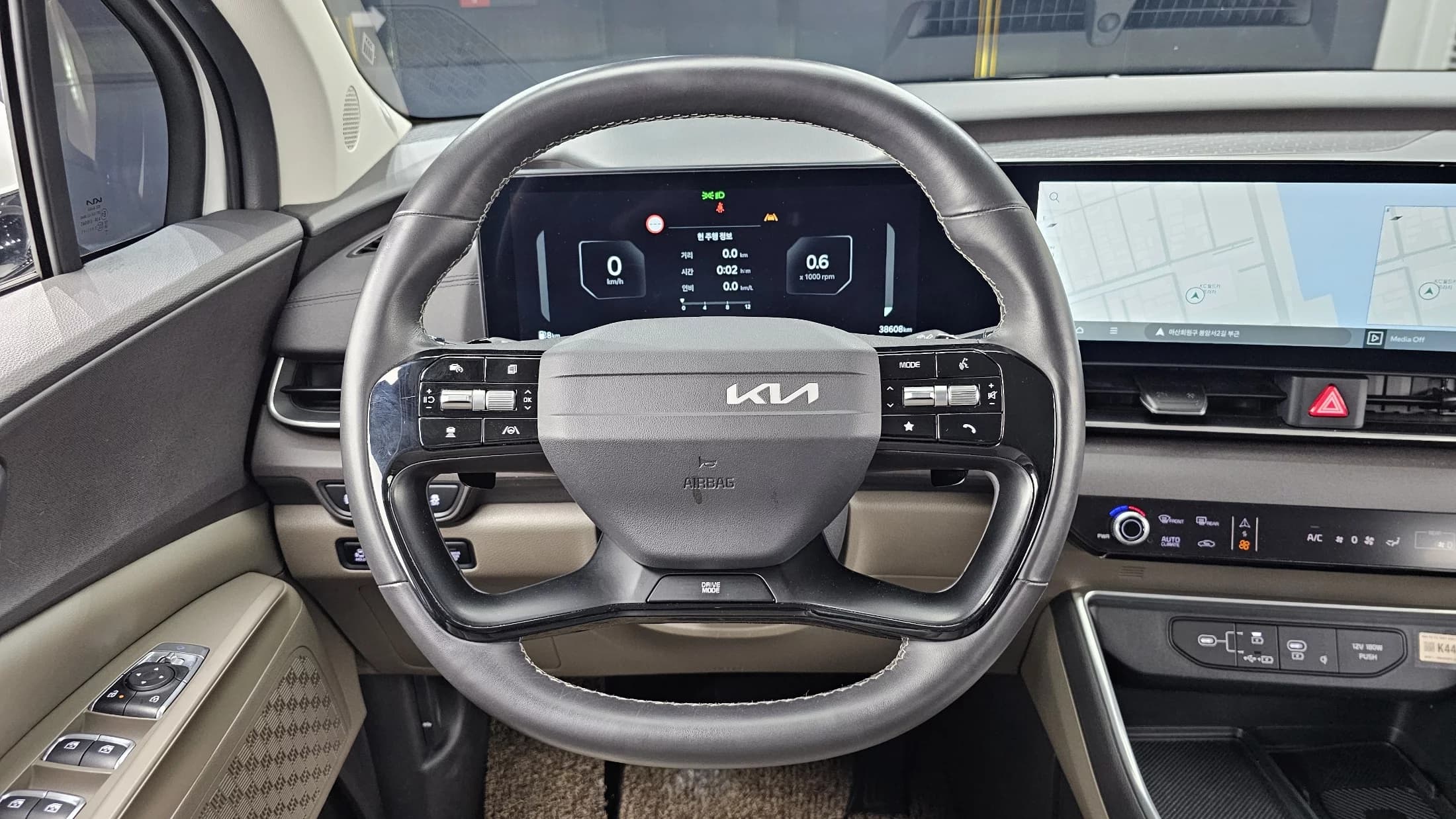Kia Carnival Gasoline 9-Seater Noblesse, 2024 г. 38751 км. — фото 13