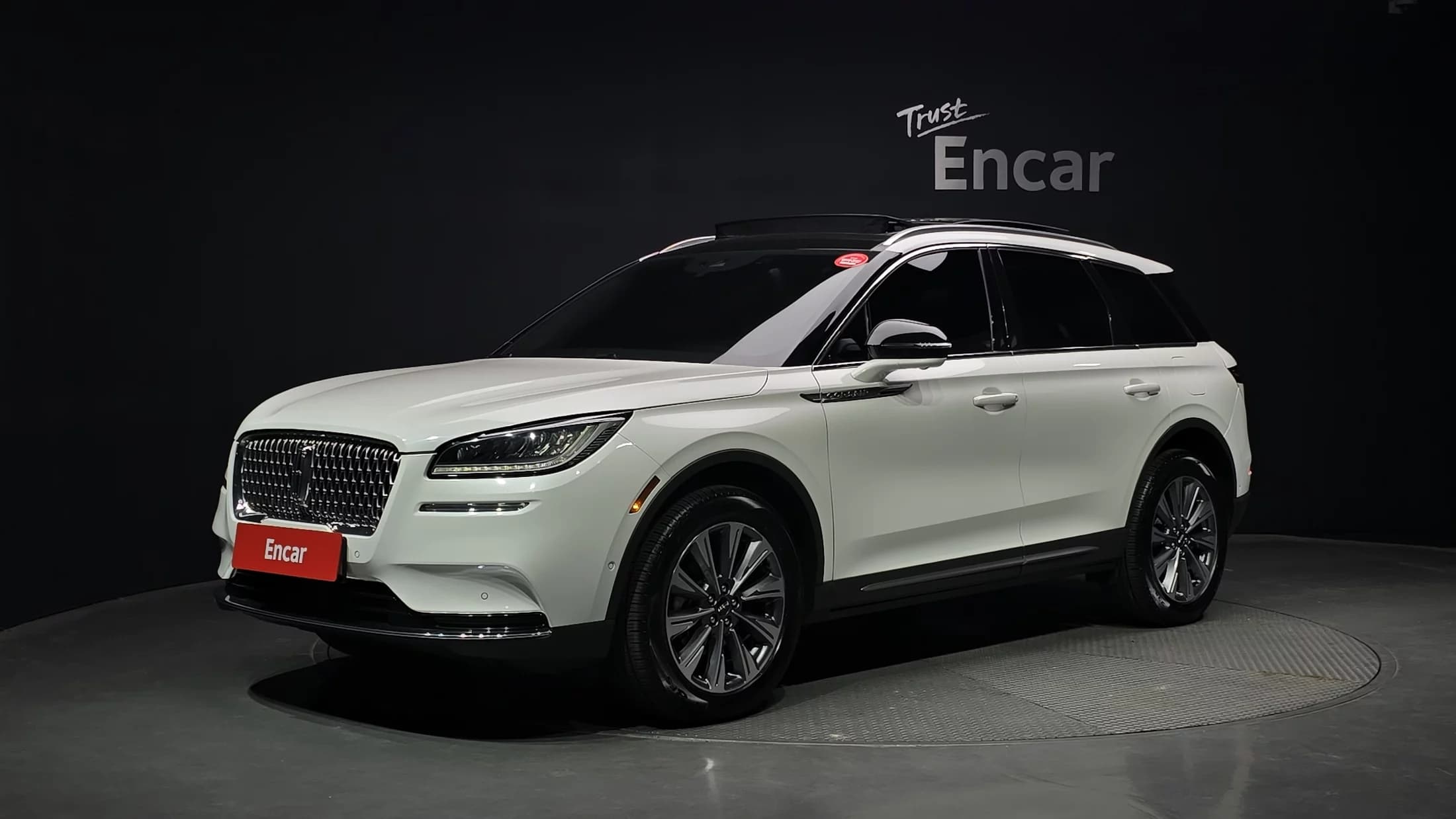 Lincoln Corsair 2.0 Reserve AWD, 2022 г. 94759 км.