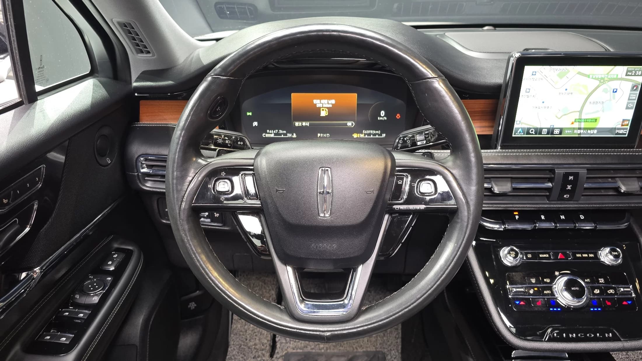 Lincoln Corsair 2.0 Reserve AWD, 2022 г. 94759 км. — фото 13
