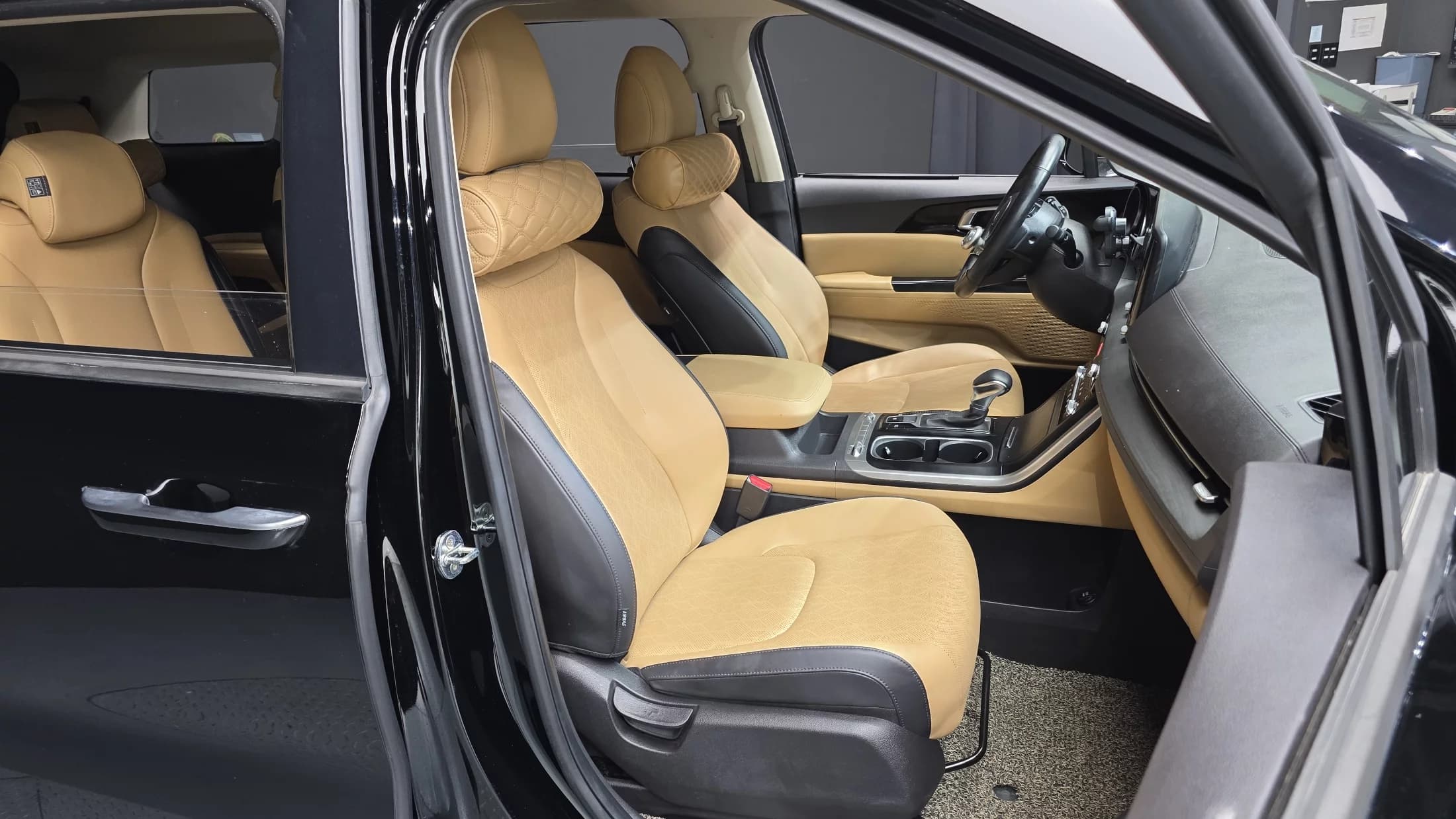 Kia Carnival 9-Seater Prestige, 2021 г. 85372 км. — фото 12