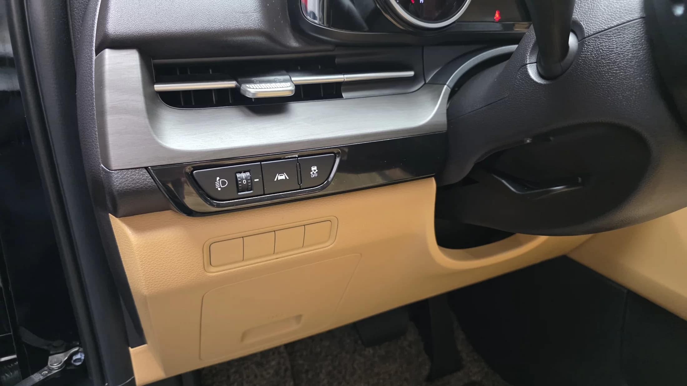 Kia Carnival 9-Seater Prestige, 2021 г. 85372 км. — фото 15