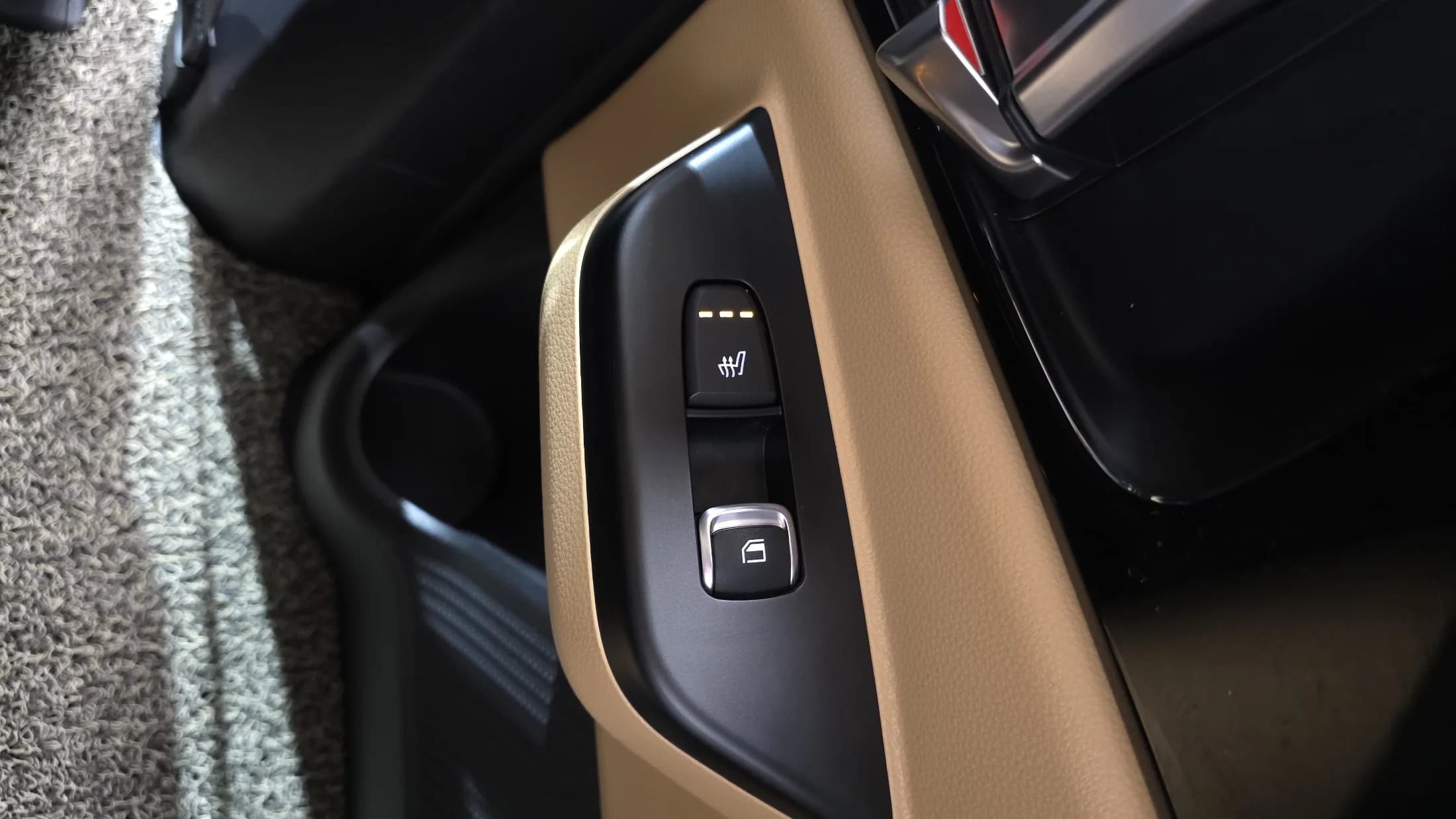 Kia Carnival 9-Seater Prestige, 2021 г. 85372 км. — фото 20