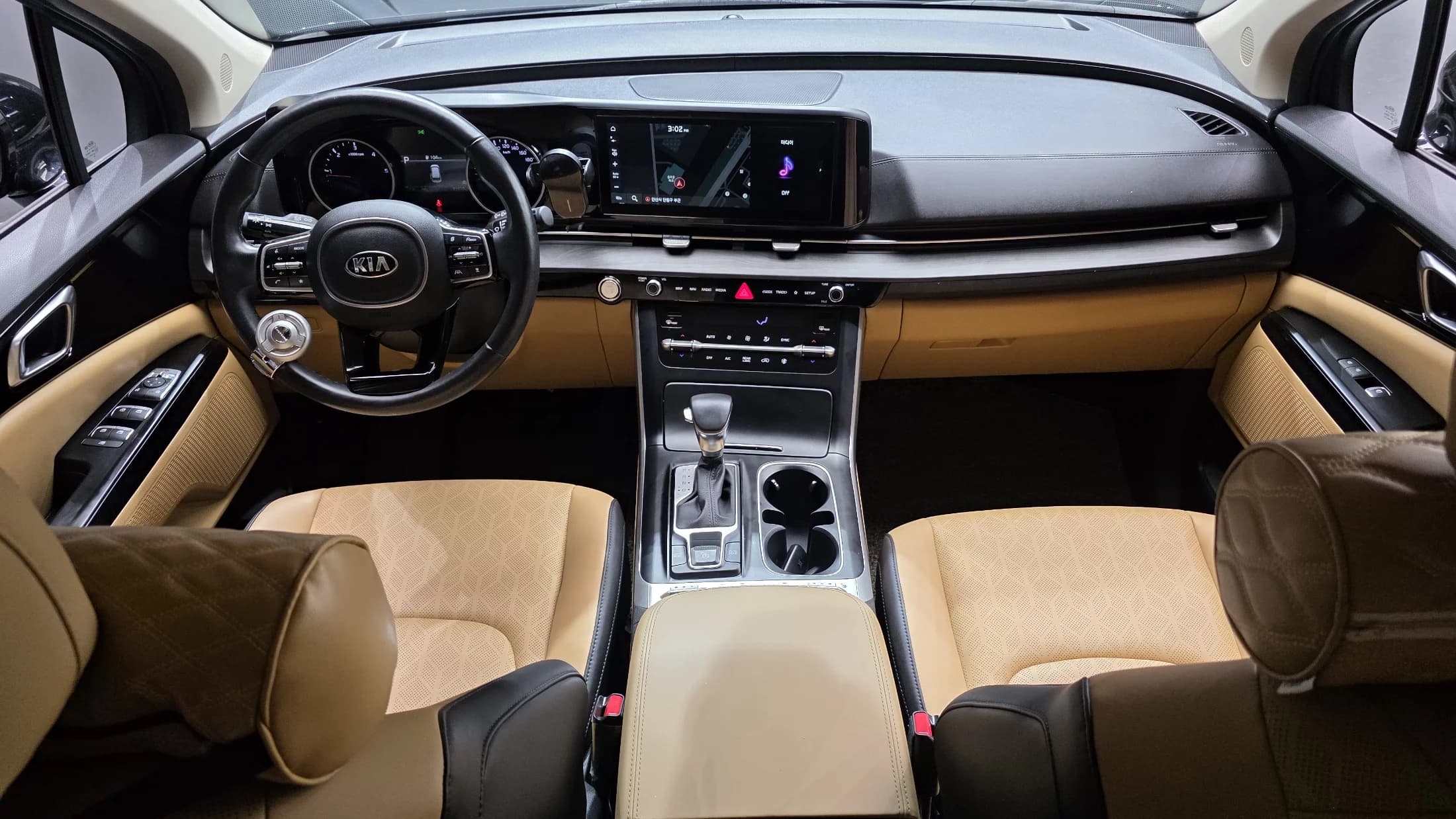 Kia Carnival 9-Seater Prestige, 2021 г. 85372 км. — фото 7