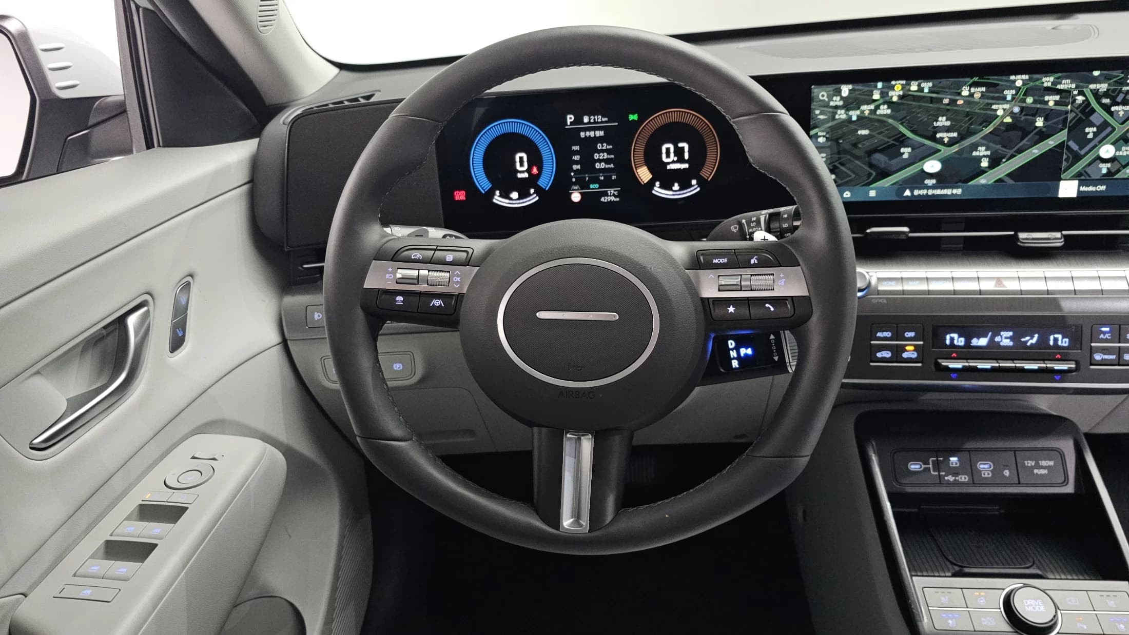 Hyundai Kona Gasoline 1.6 Turbo 2WD Premium, 2024 г. 4377 км. — фото 12