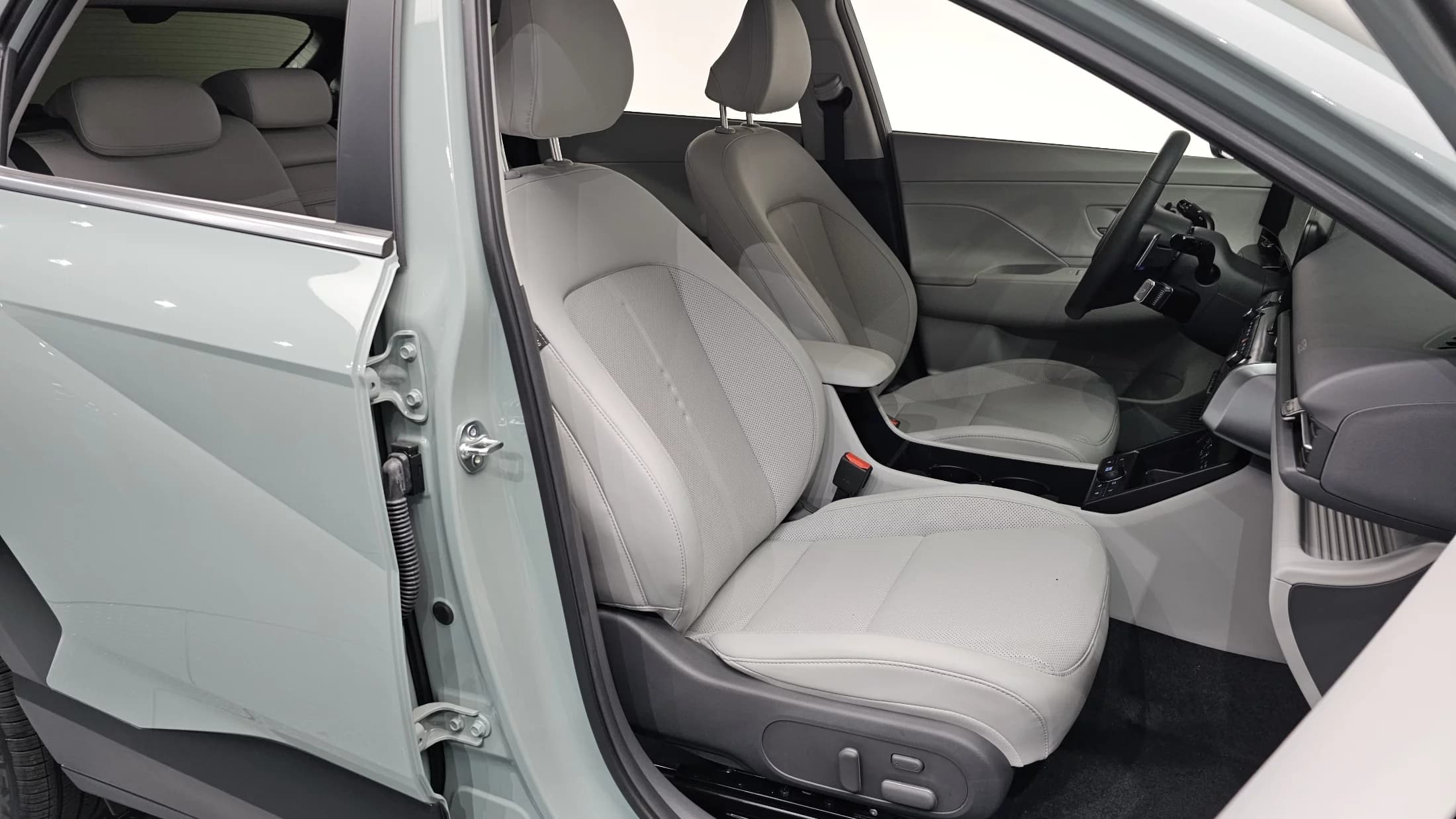 Hyundai Kona Gasoline 1.6 Turbo 2WD Premium, 2024 г. 4377 км. — фото 9