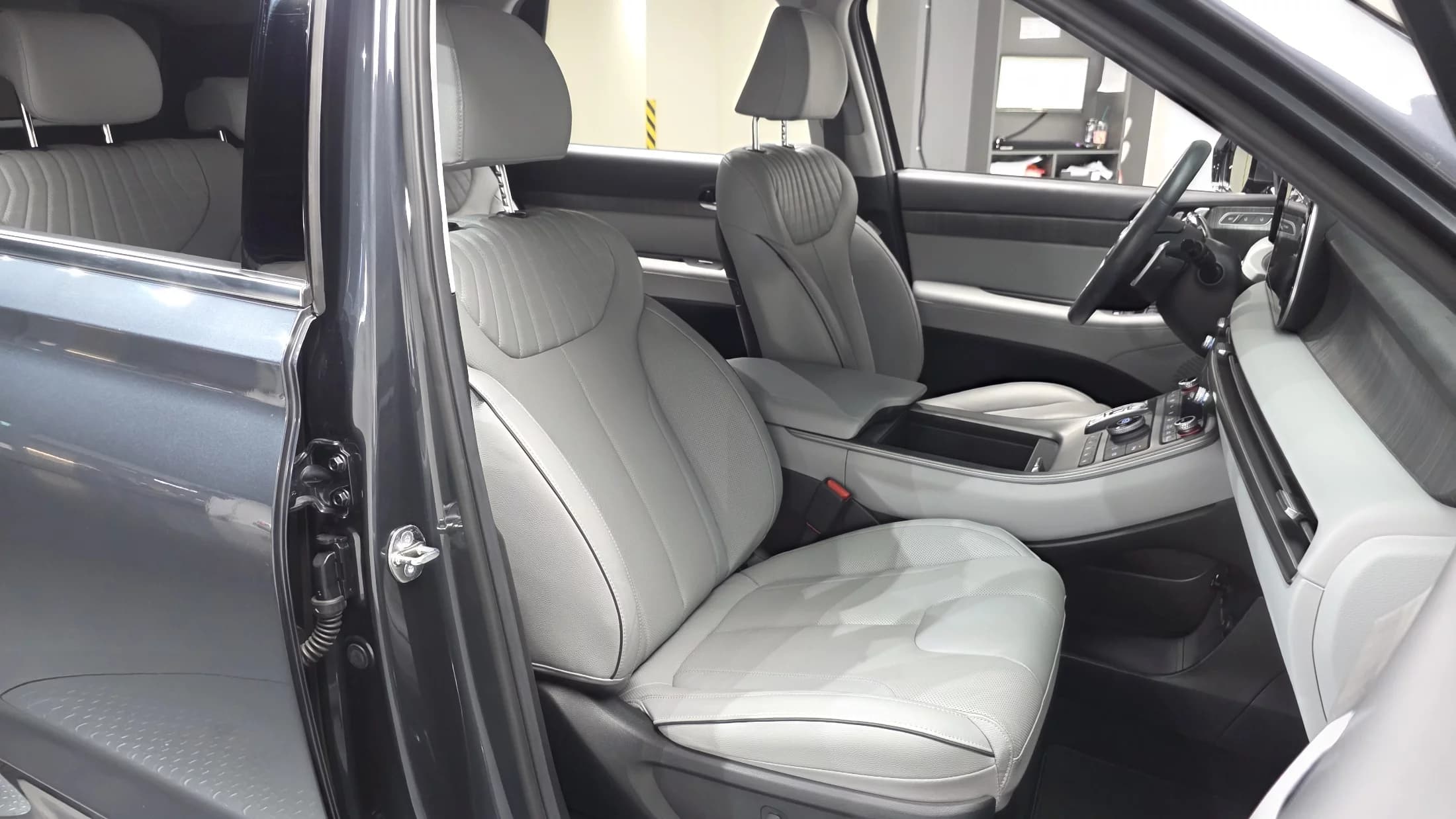 Hyundai Palisade Diesel 2.2 2WD Le Blanc, 2023 г. 27184 км. — фото 9