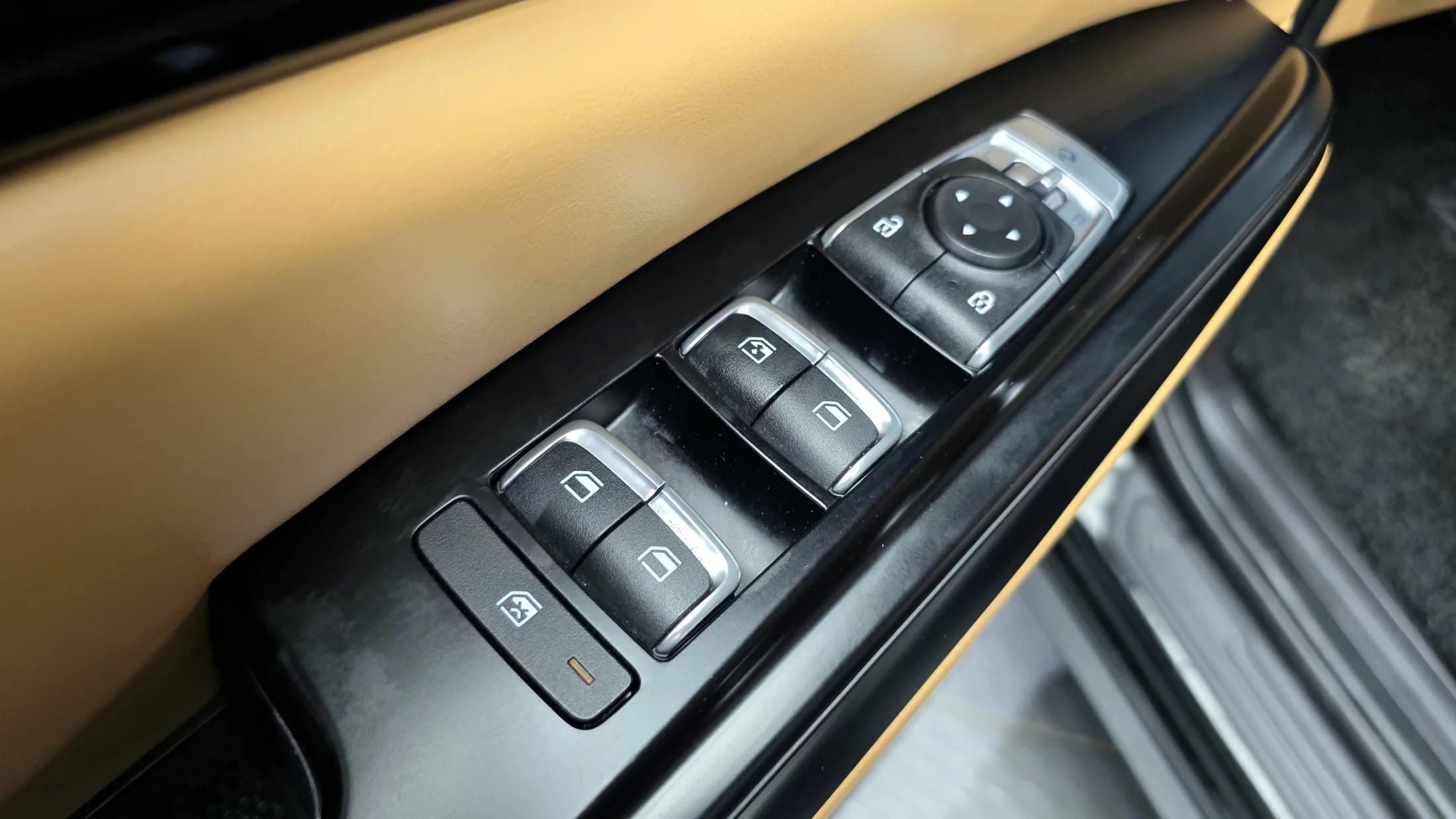 Kia Carnival 9-Seater Prestige, 2022 г. 110061 км. — фото 14