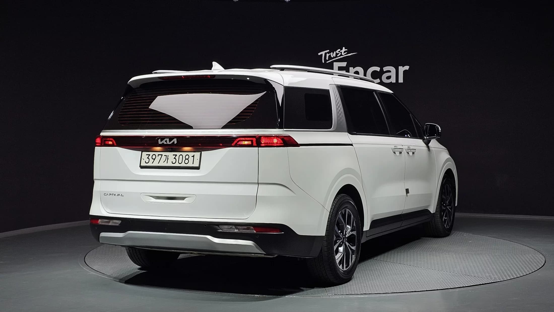 Kia Carnival 9-Seater Prestige, 2021 г. 97053 км. — фото 2
