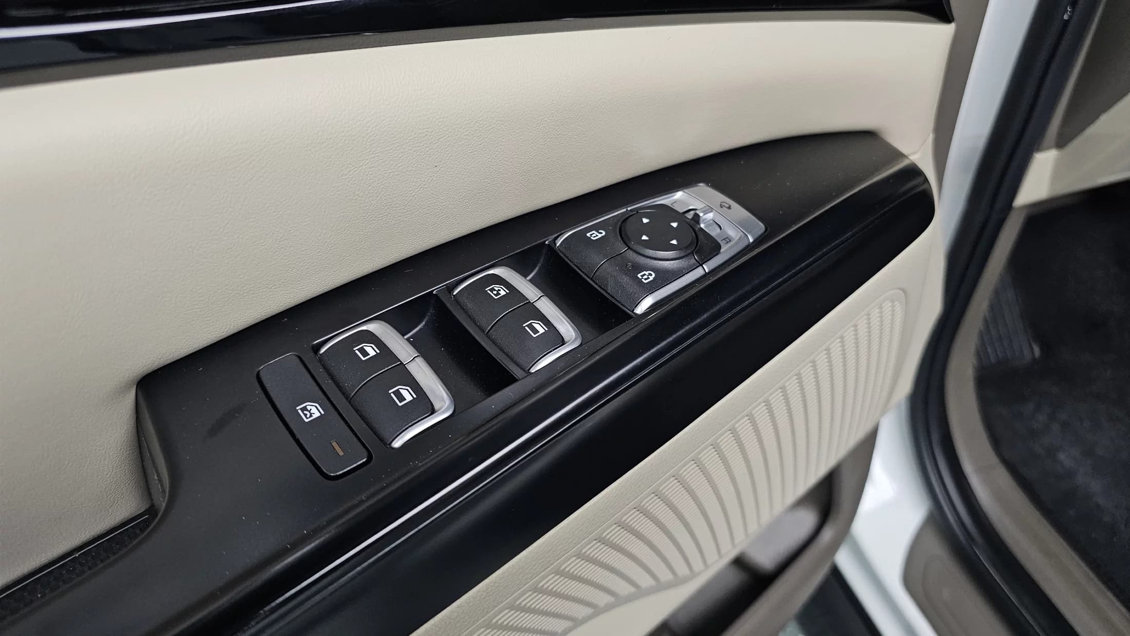 Kia Carnival 9-Seater Prestige, 2021 г. 97053 км. — фото 17