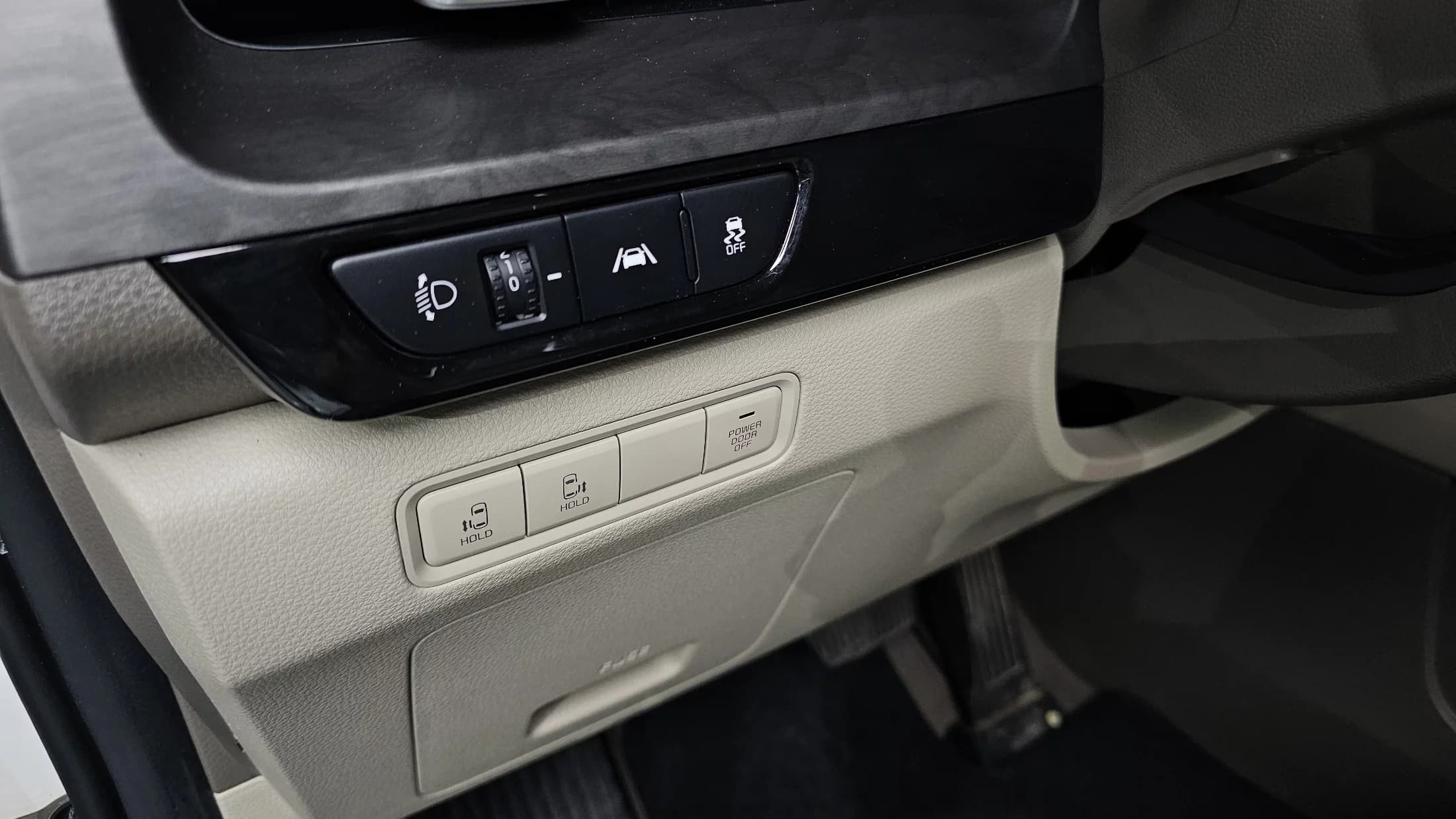 Kia Carnival 9-Seater Prestige, 2021 г. 97053 км. — фото 18