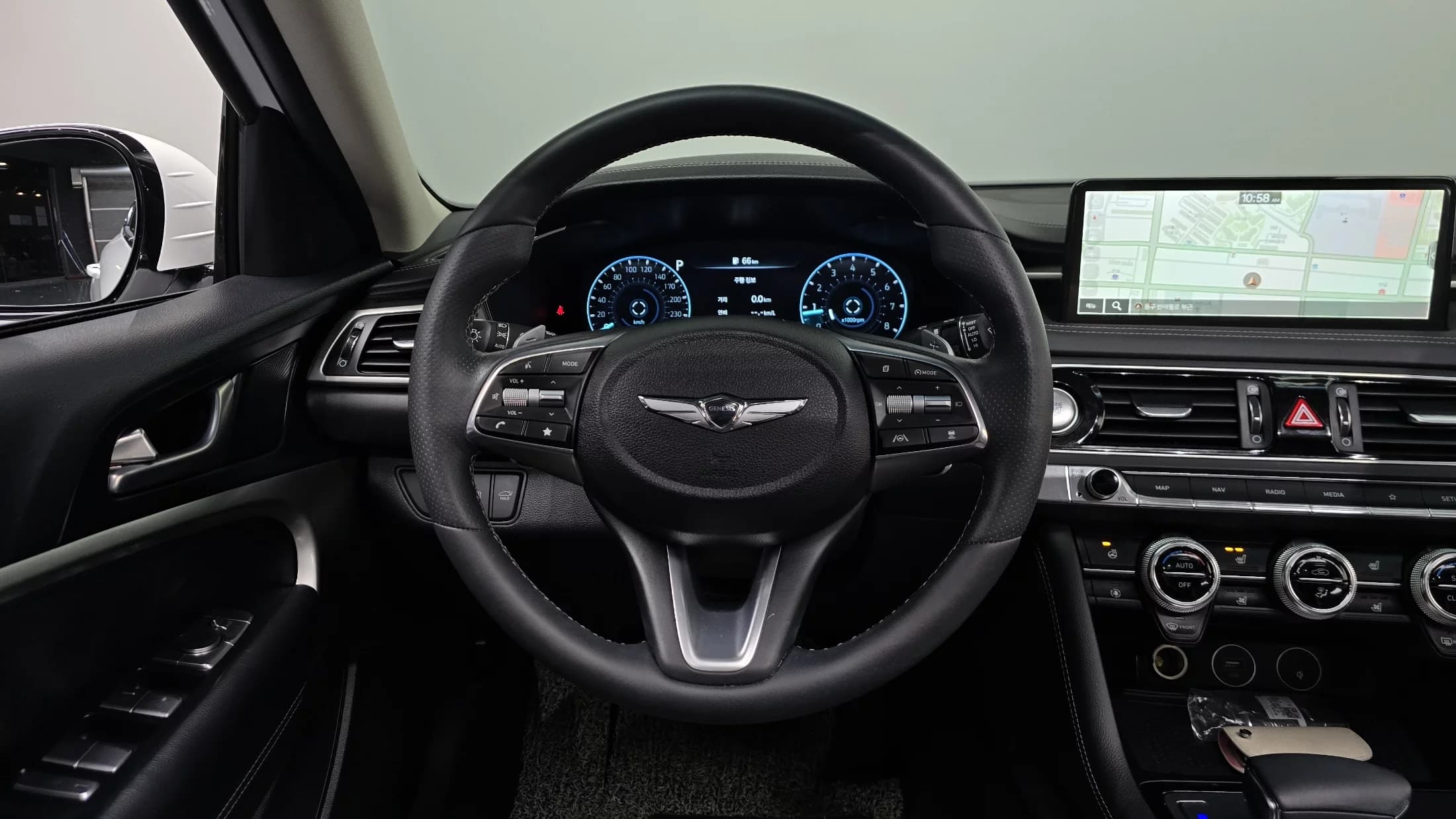 Genesis G70 Gasoline 2.0T 4WD, 2022 г. 55567 км. — фото 13