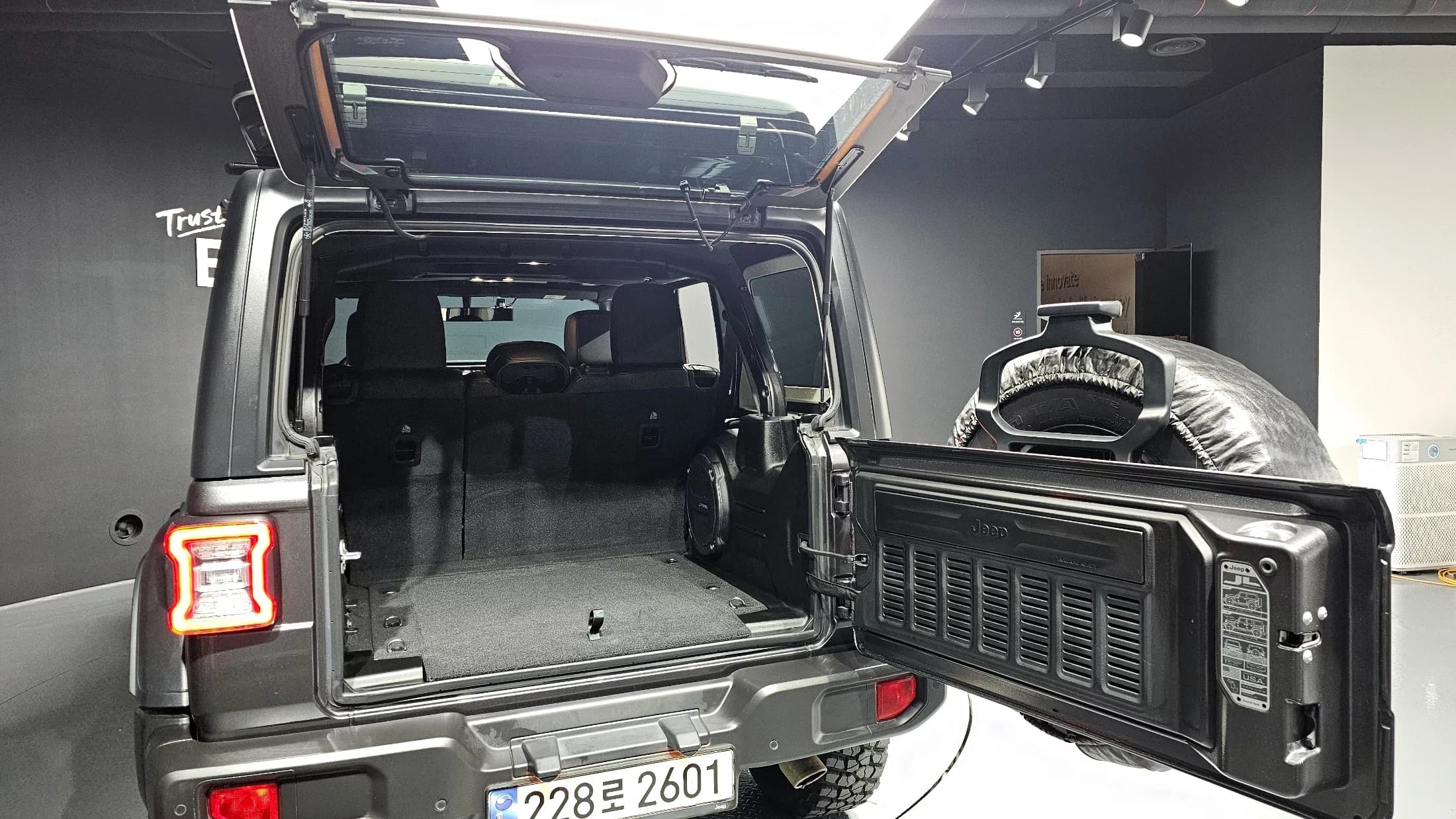 Jeep WRANGLER 2.0 Rubicon 4Door, 2023 г. 25376 км. — фото 20