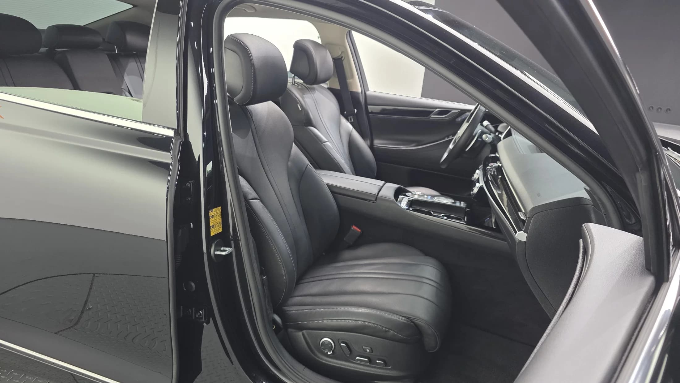 Genesis G80 Gasoline 3.5 Turbo AWD, 2022 г. 91536 км. — фото 12